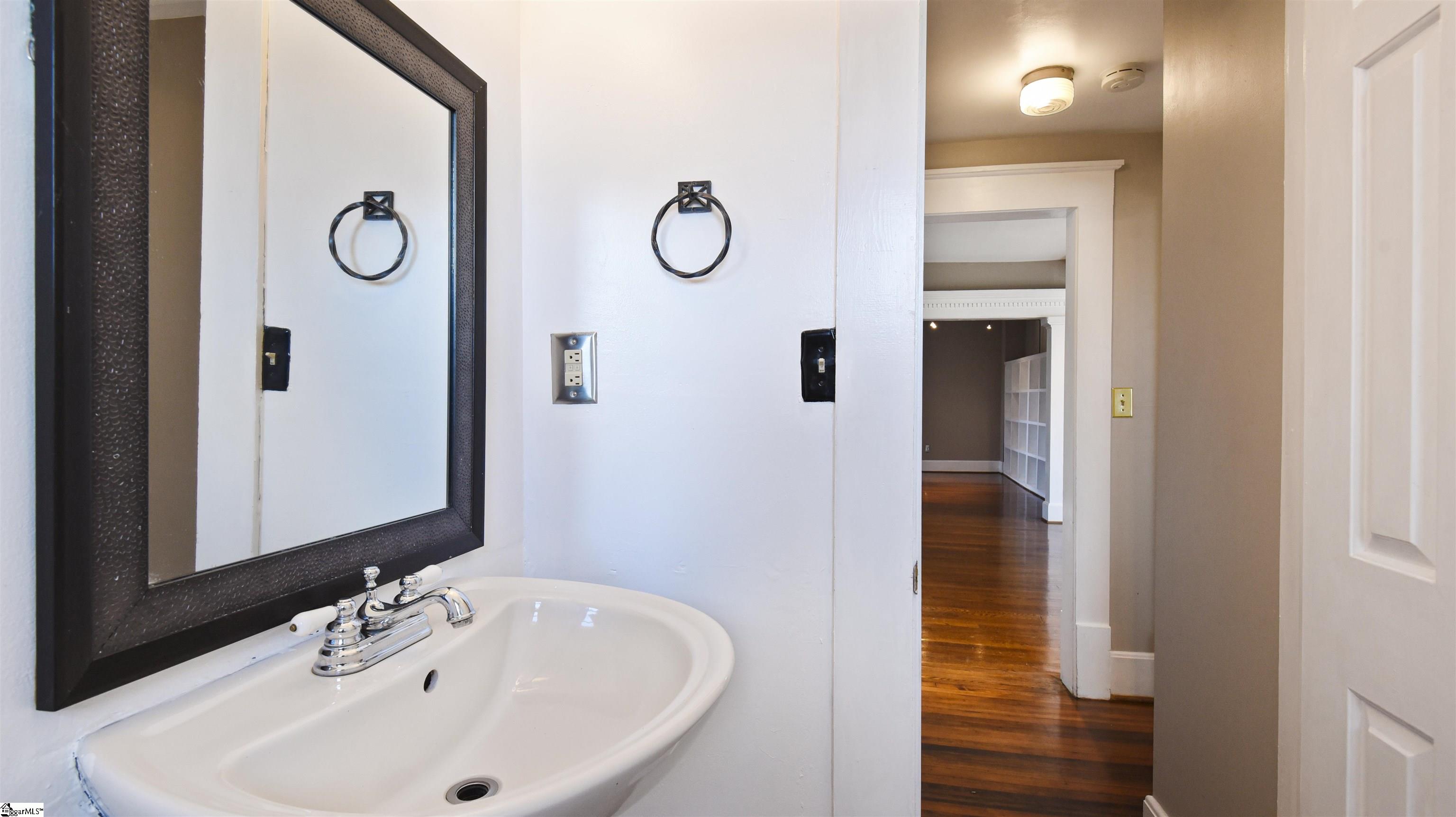 400 E Washington Street UNIT #15 Greenville, SC 29601