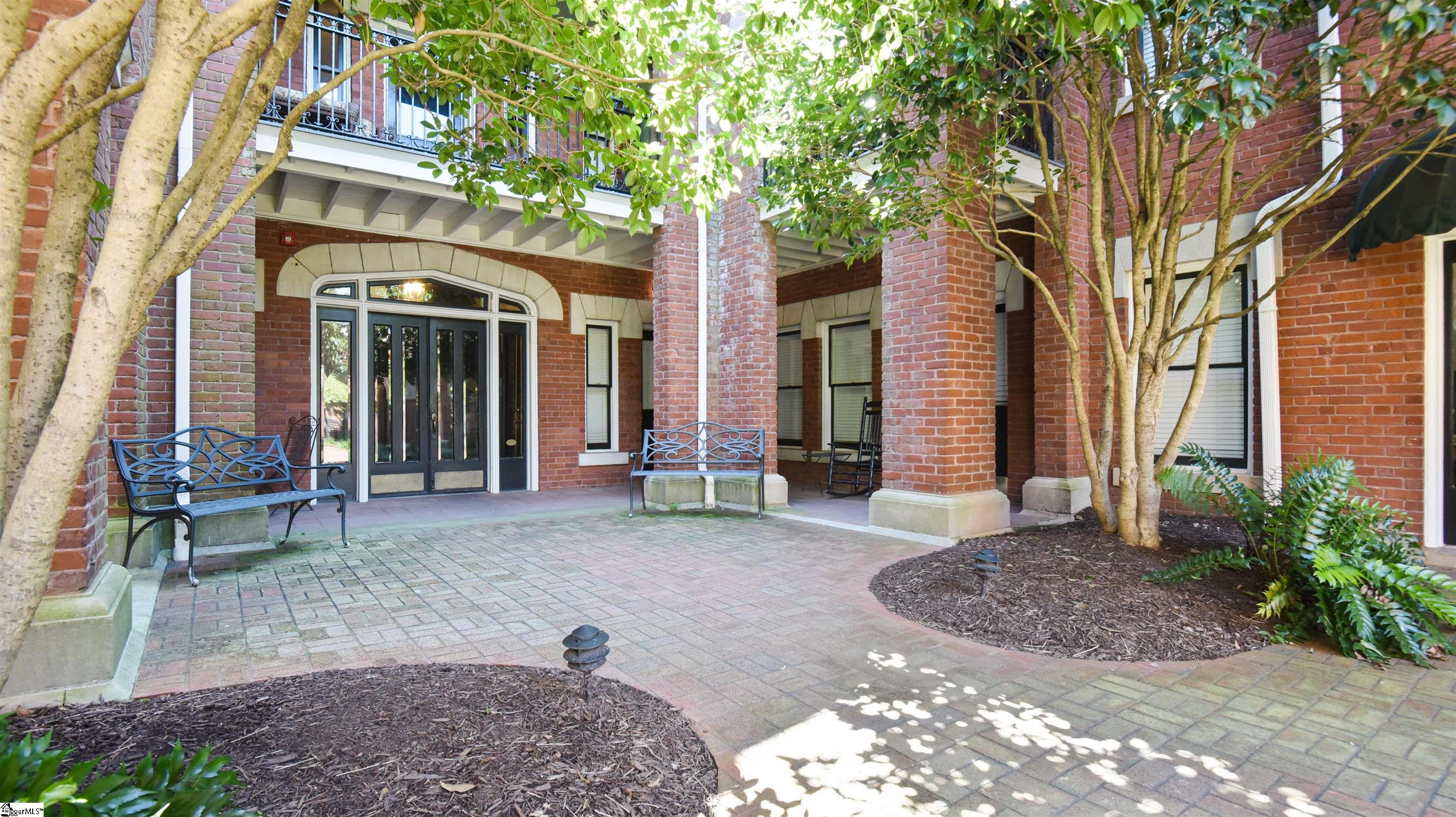 400 E Washington Street UNIT #15 Greenville, SC 29601