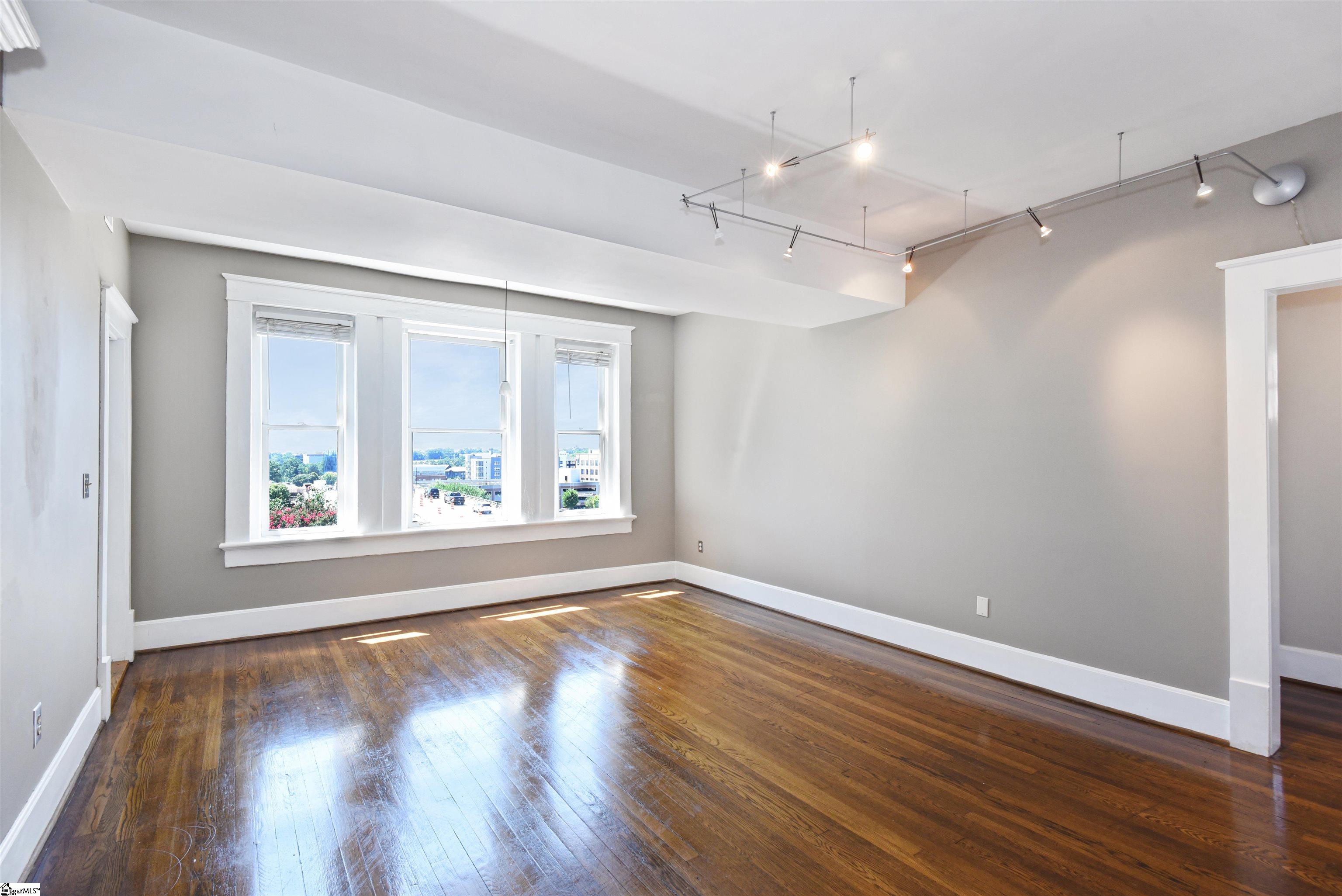 400 E Washington Street UNIT #15 Greenville, SC 29601