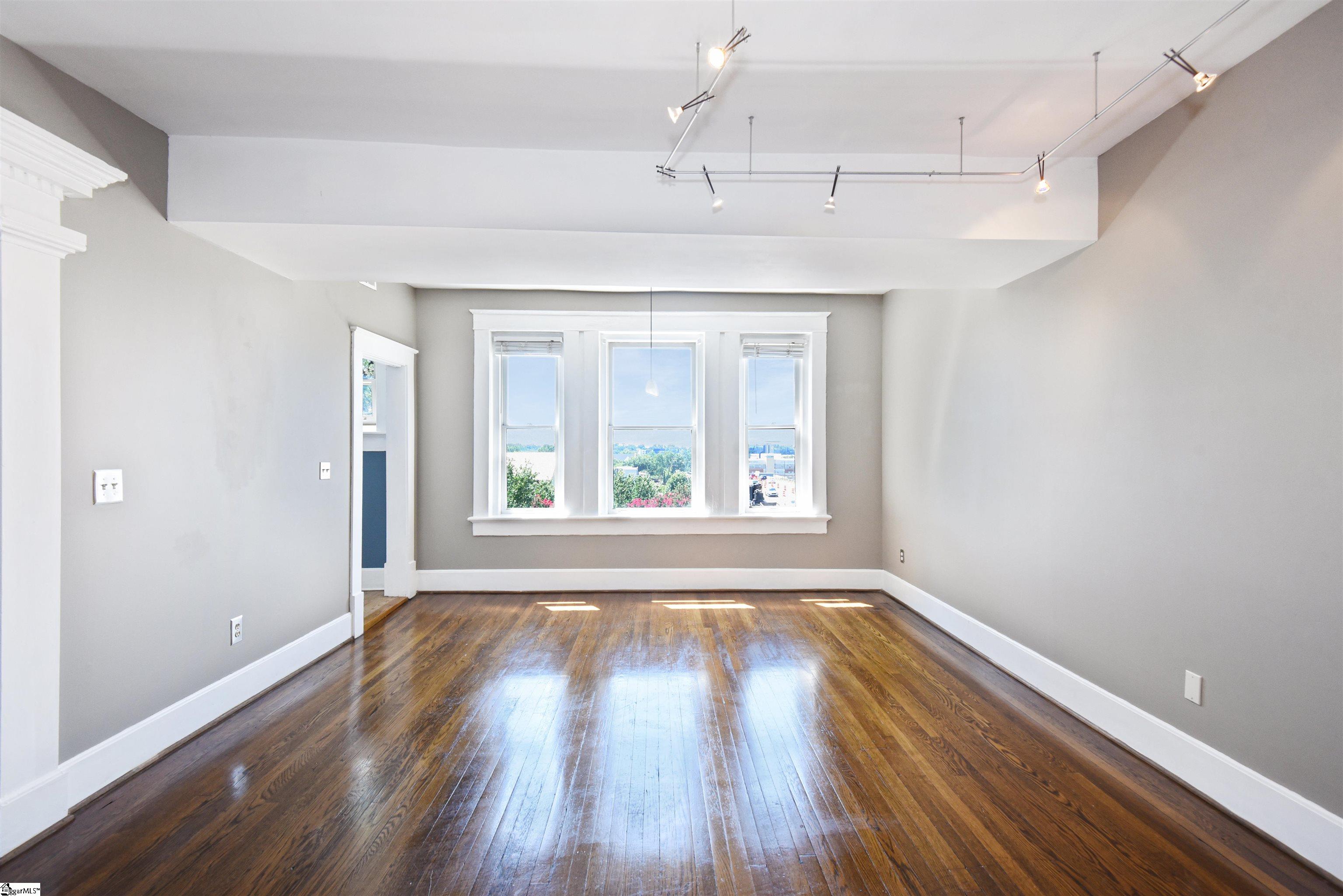 400 E Washington Street UNIT #15 Greenville, SC 29601