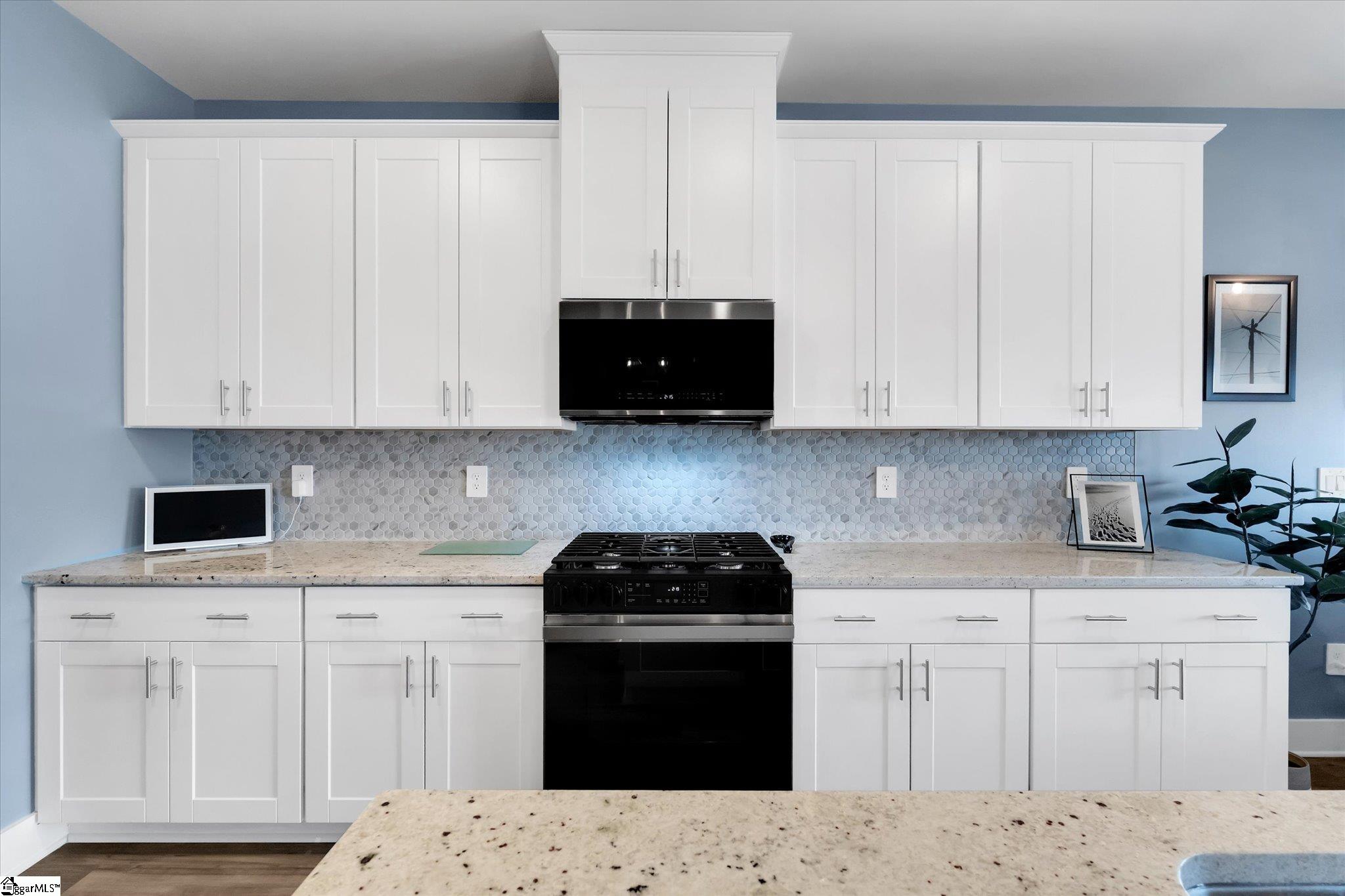 6 Roderick Lane Greenville, SC 29605