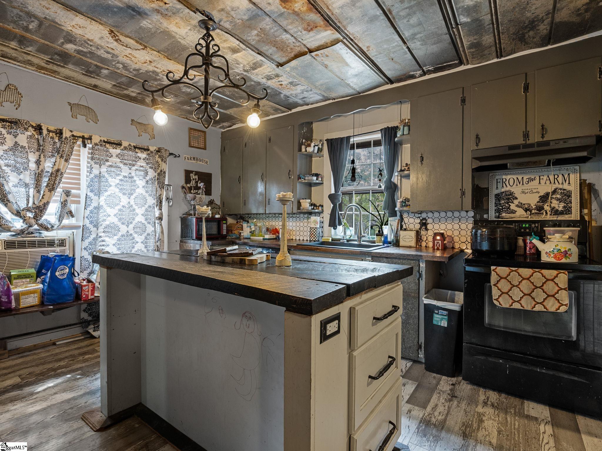4937 Buffalo West Springs Highway Pauline, SC 29374