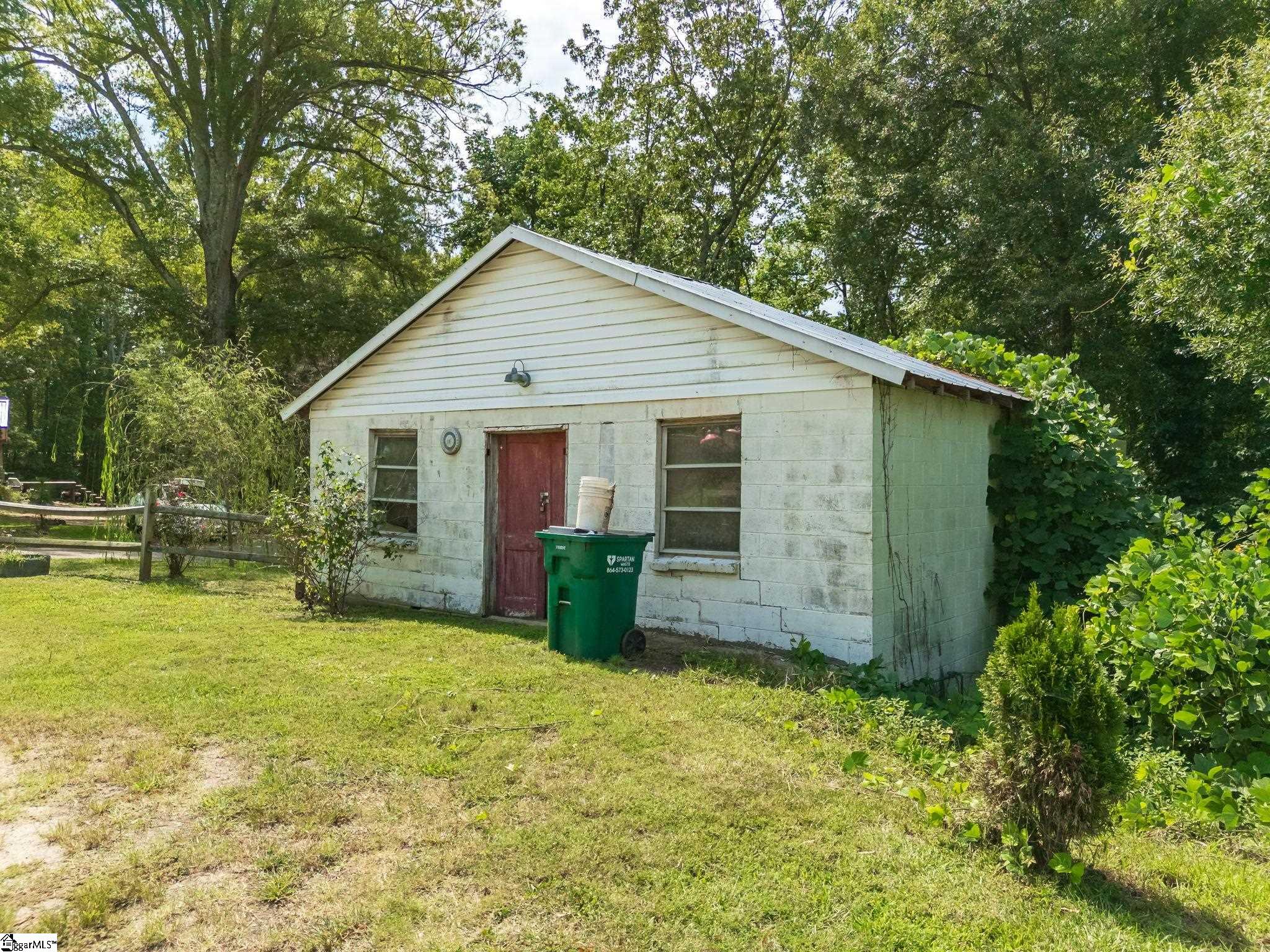 4937 Buffalo West Springs Highway Pauline, SC 29374
