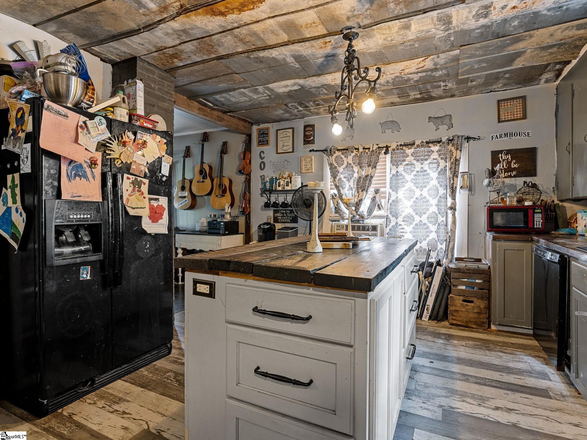 4937 Buffalo West Springs Highway Pauline, SC 29374