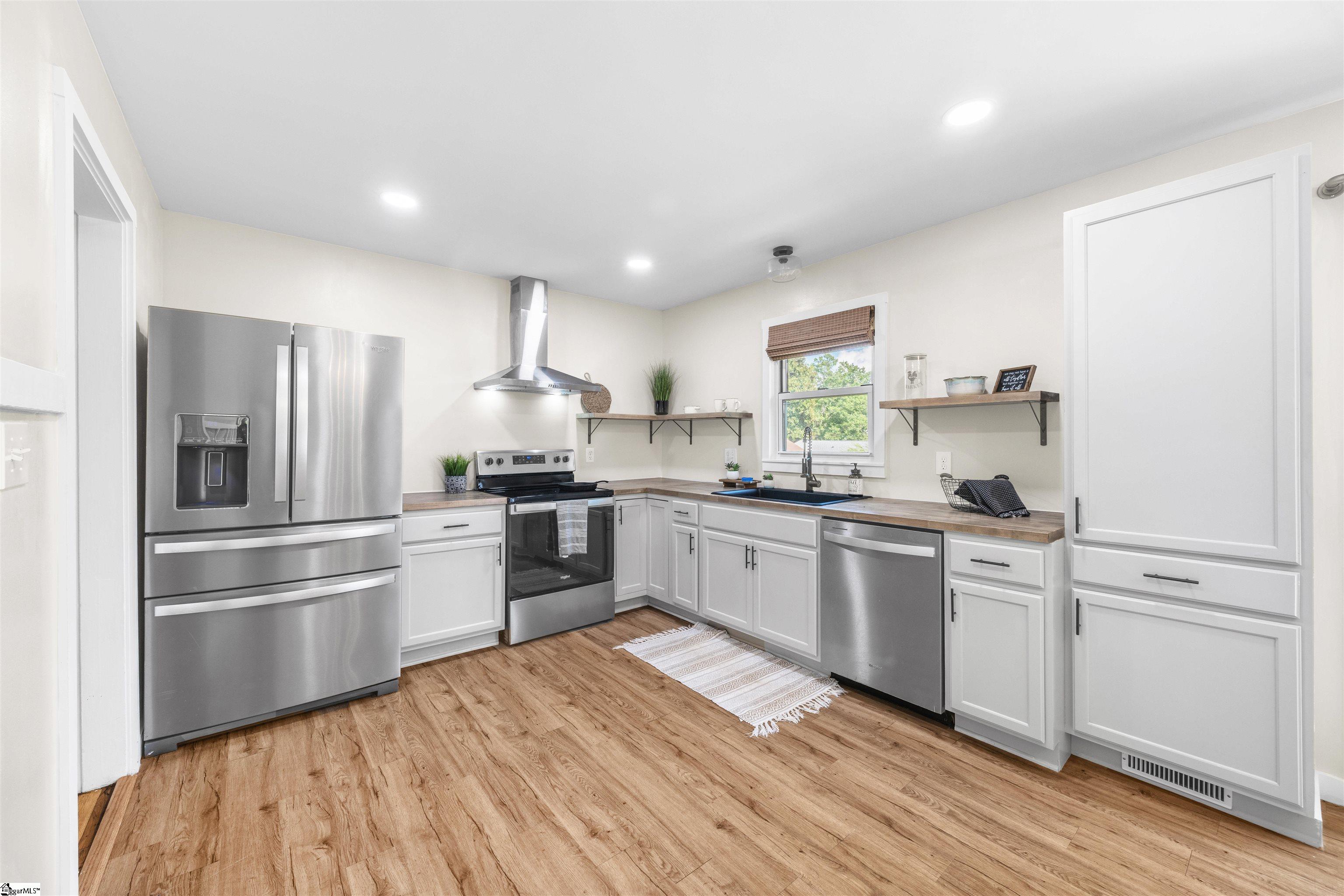 205 Iris Drive Easley, SC 29642