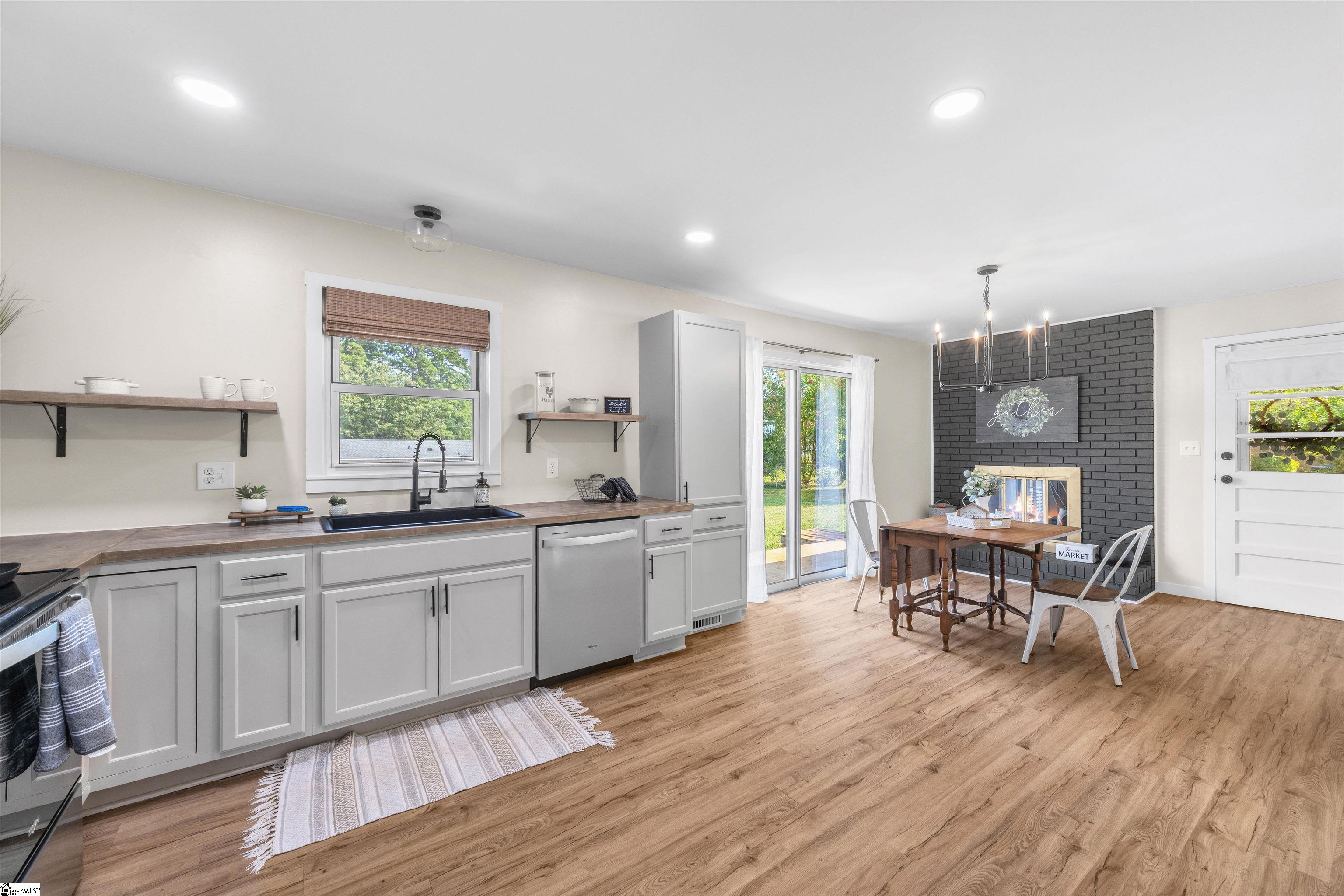 205 Iris Drive Easley, SC 29642