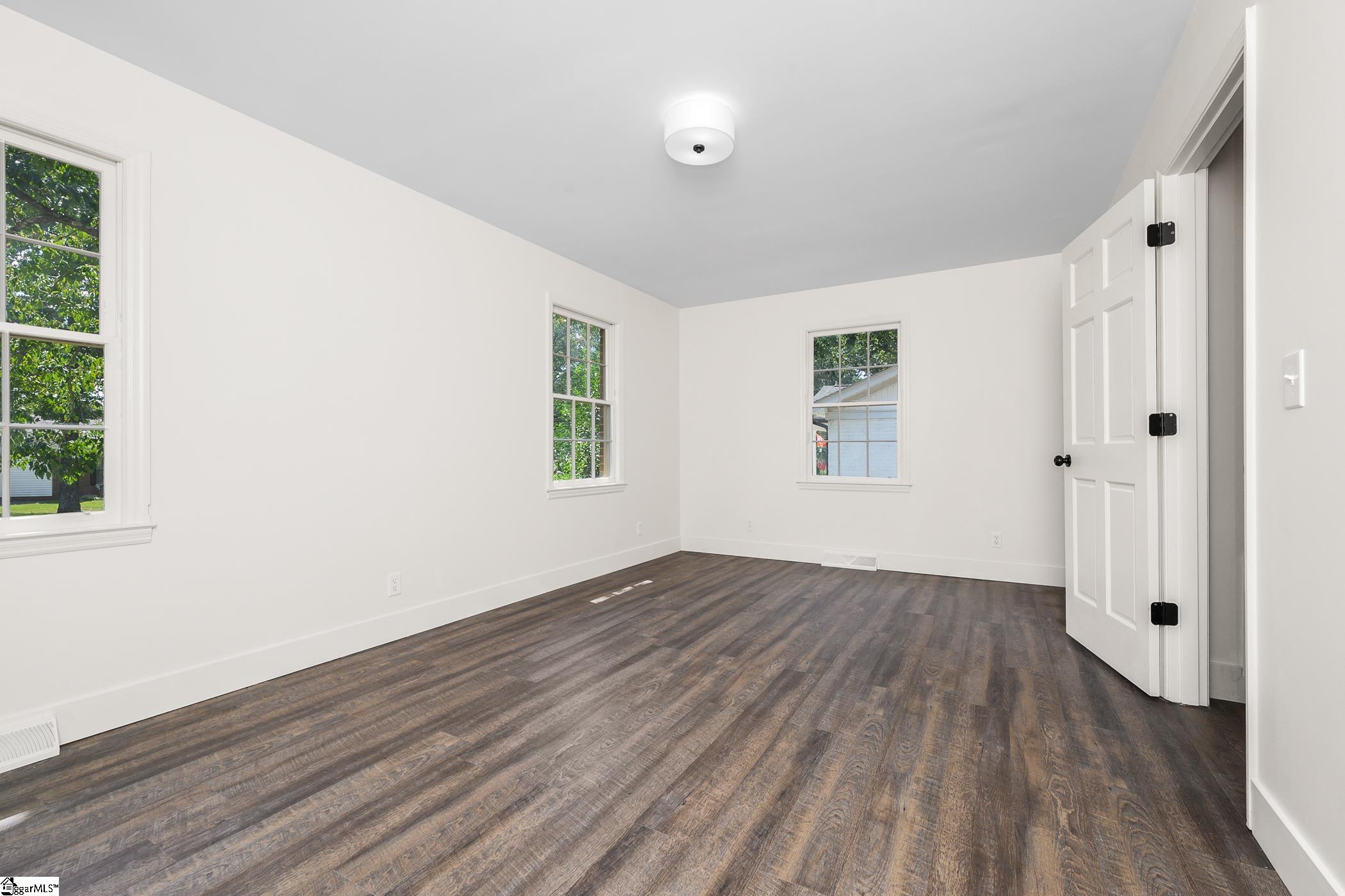 4 Dellrose Circle Taylors, SC 29687