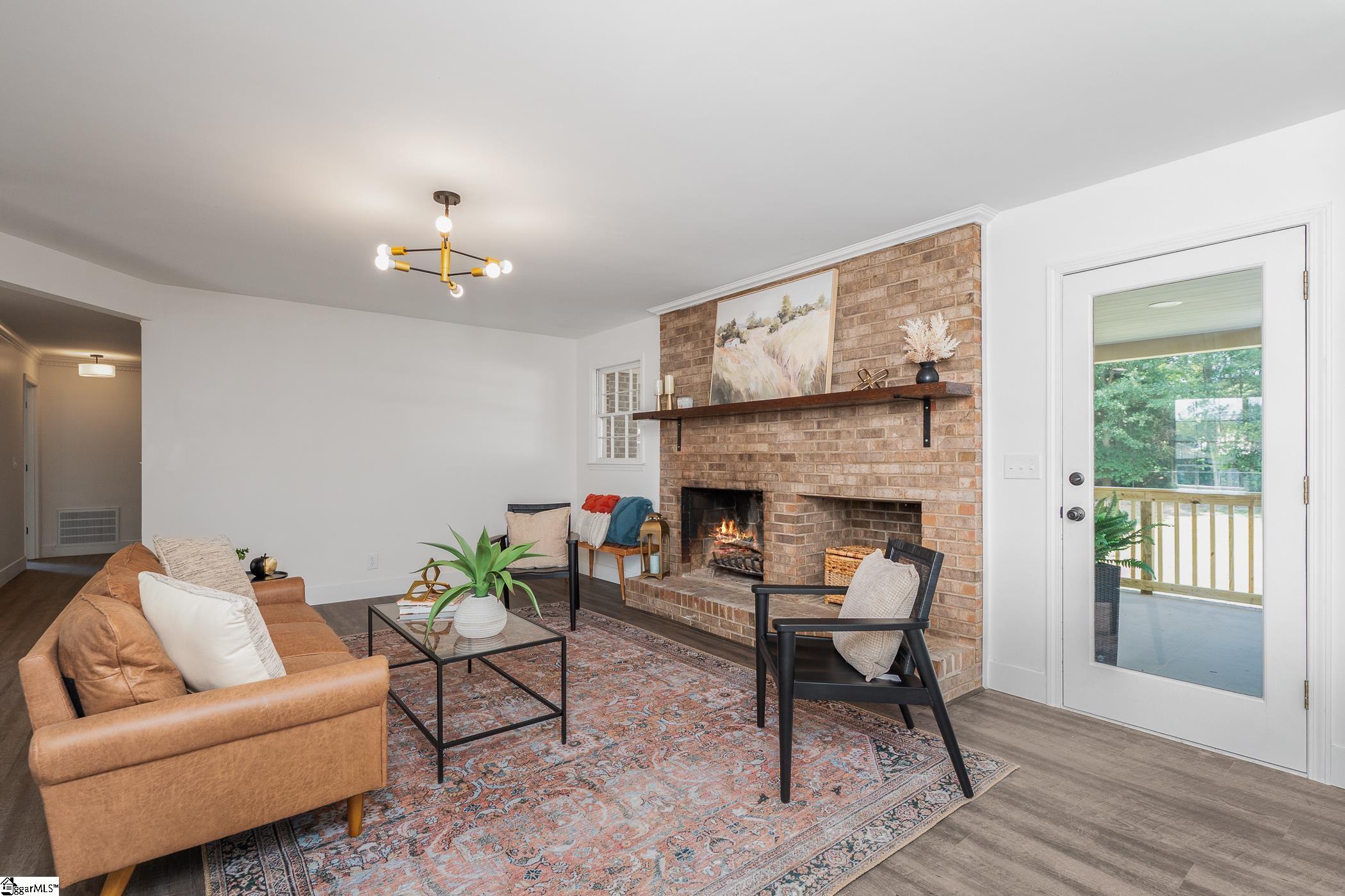 4 Dellrose Circle Taylors, SC 29687