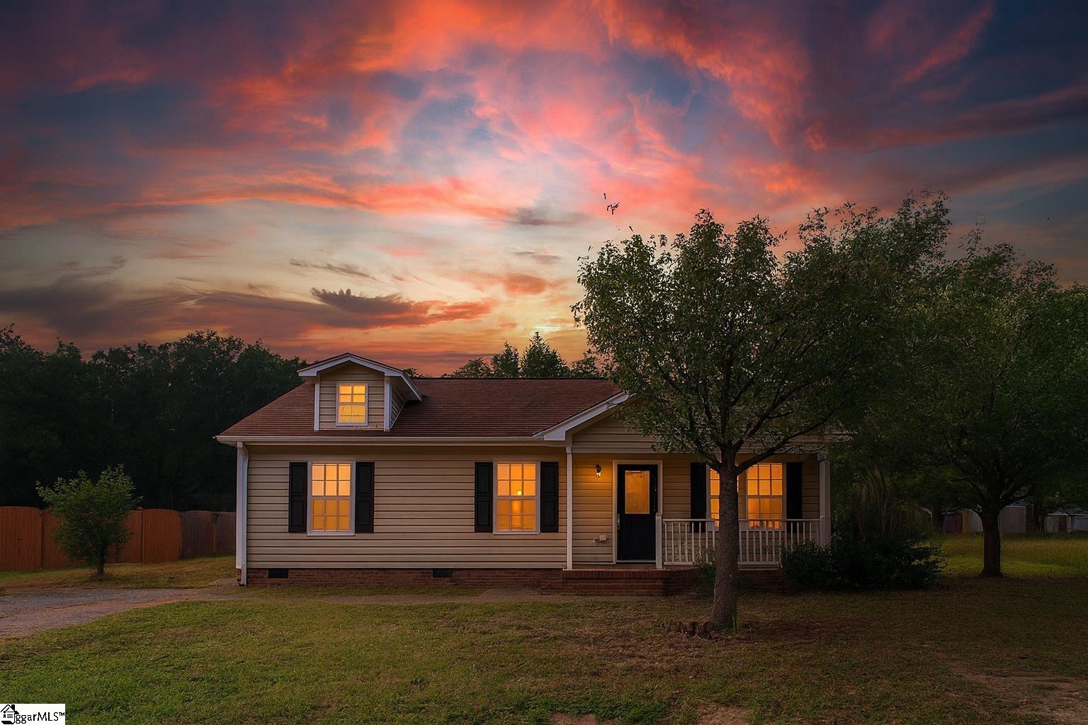 Homes for sale in Fountain Inn, SC | 109 Laurens Ct, Fountain Inn, SC 29644 | MLS# 1568630