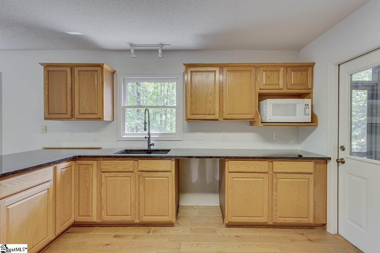 15 Oasis Court Taylors, SC 29687