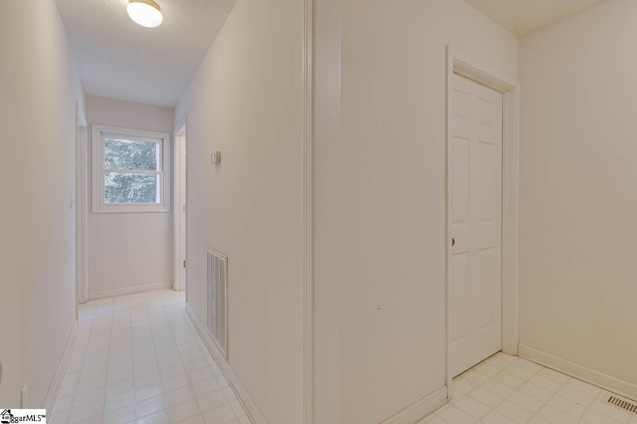 15 Oasis Court Taylors, SC 29687
