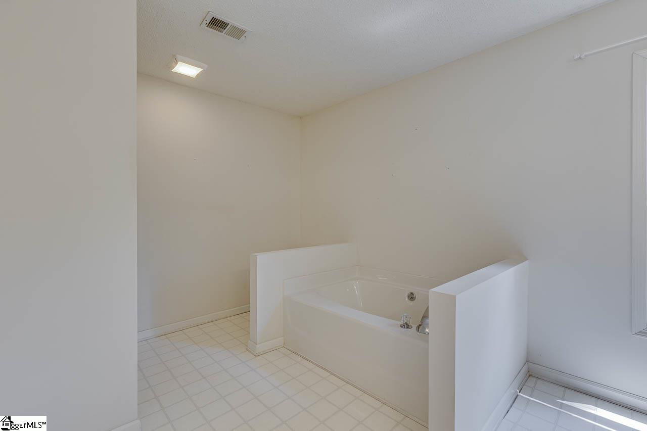 15 Oasis Court Taylors, SC 29687