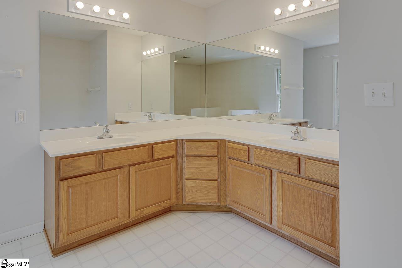 15 Oasis Court Taylors, SC 29687