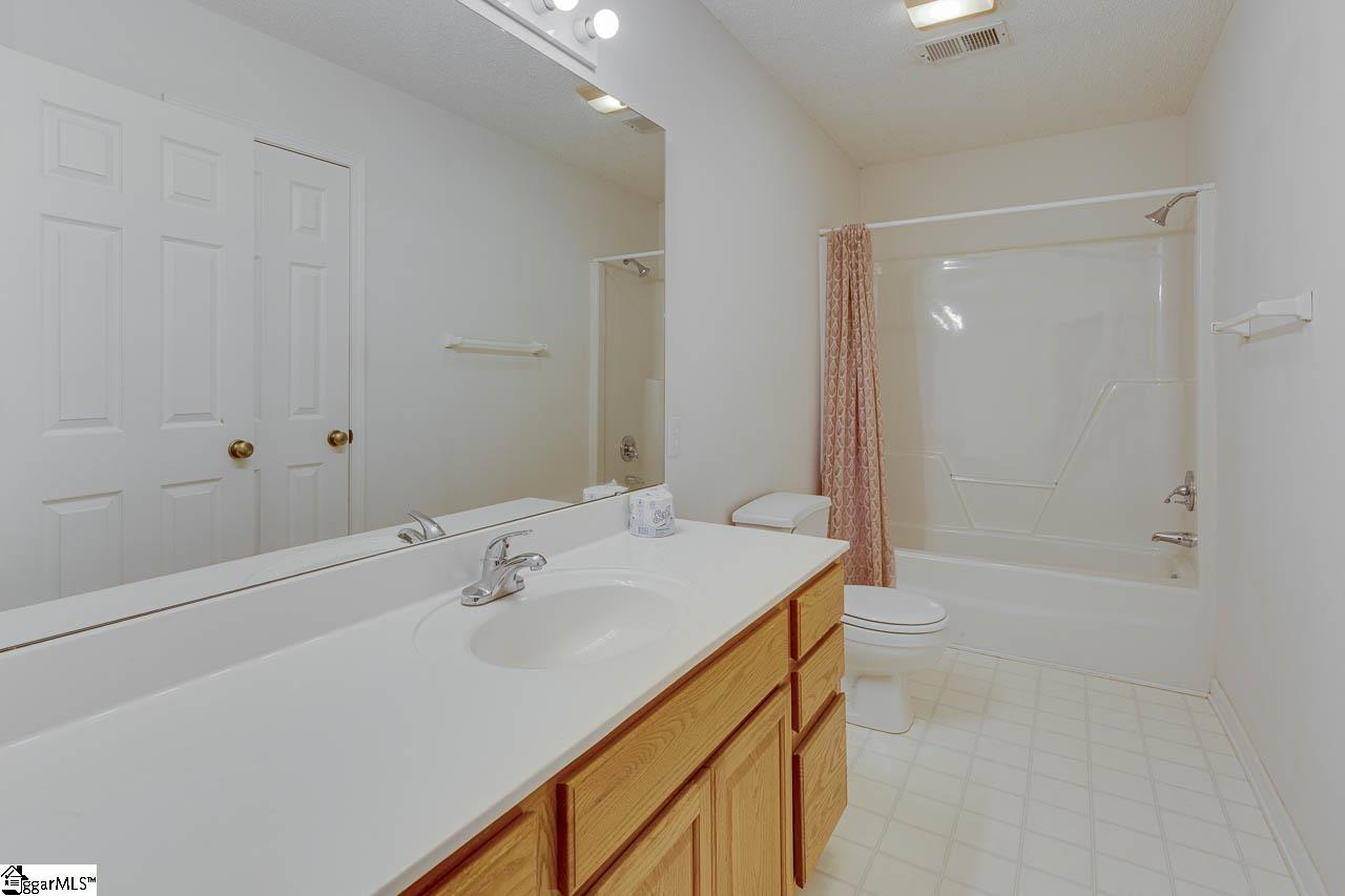 15 Oasis Court Taylors, SC 29687