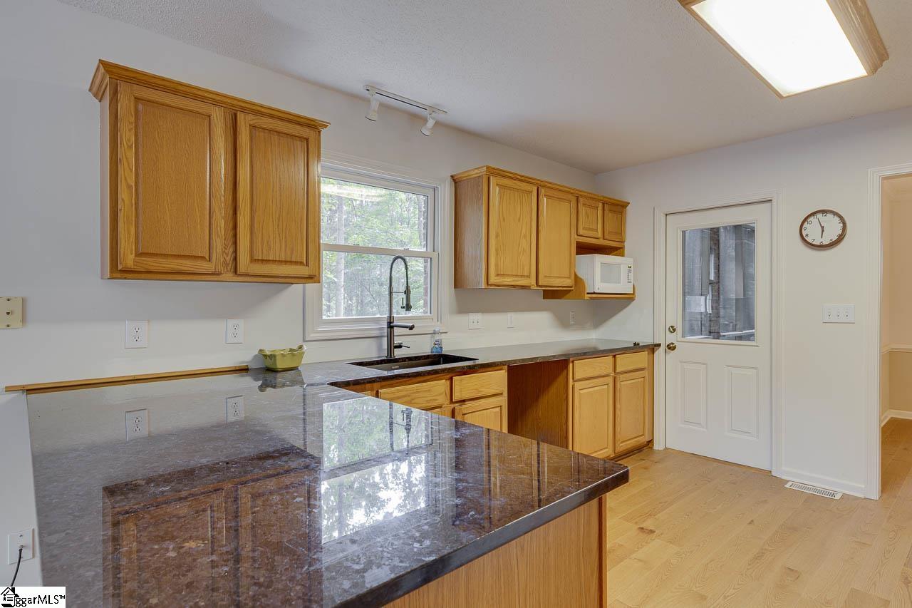 15 Oasis Court Taylors, SC 29687
