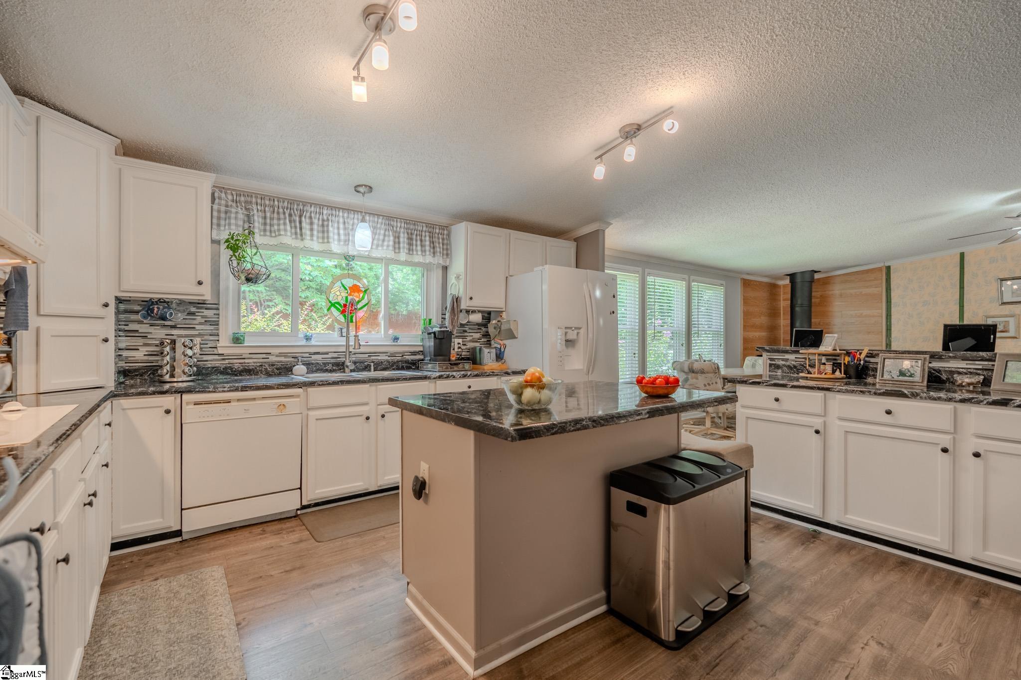 4917 Geer Highway Cleveland, SC 29635