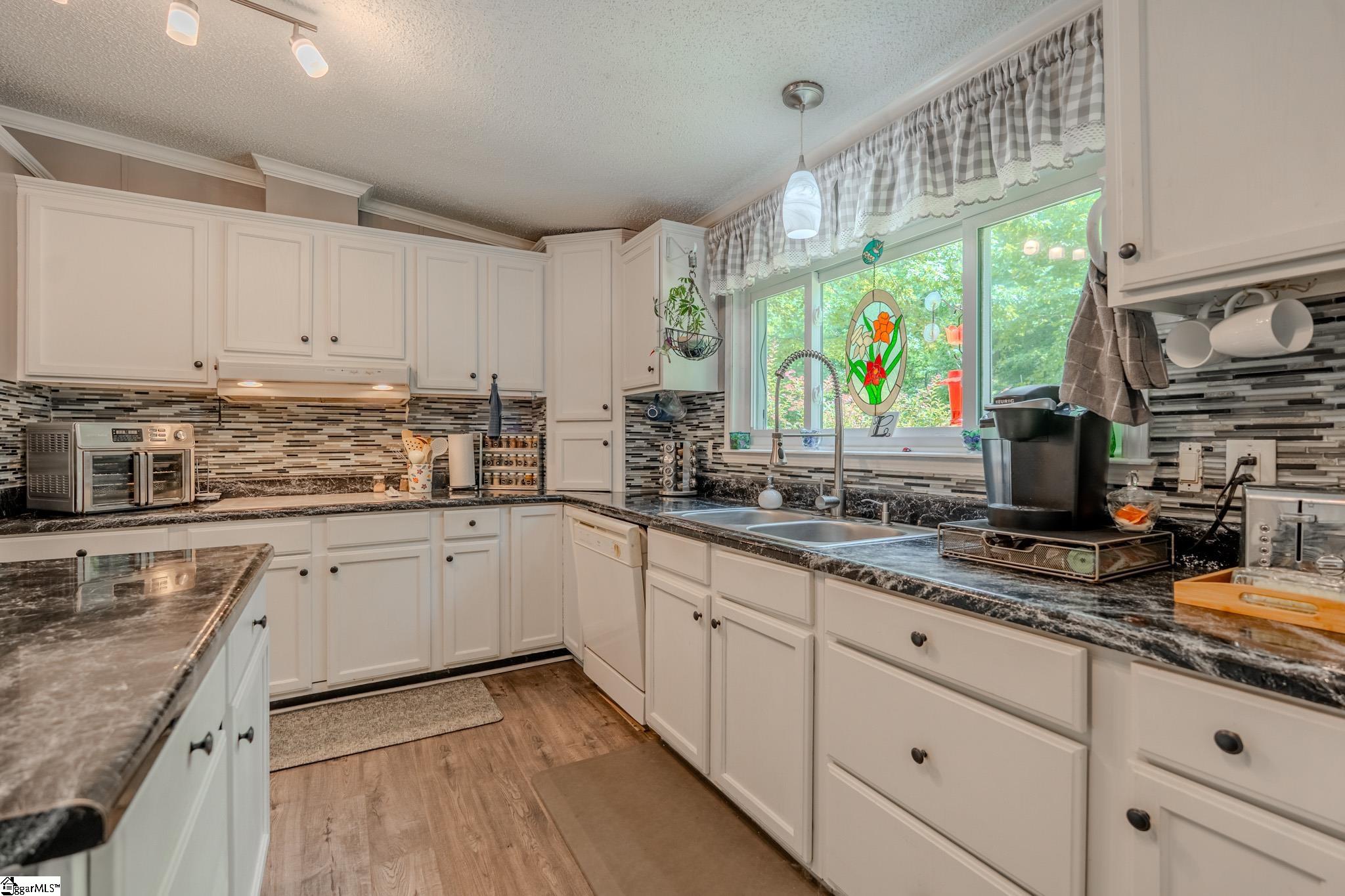 4917 Geer Highway Cleveland, SC 29635