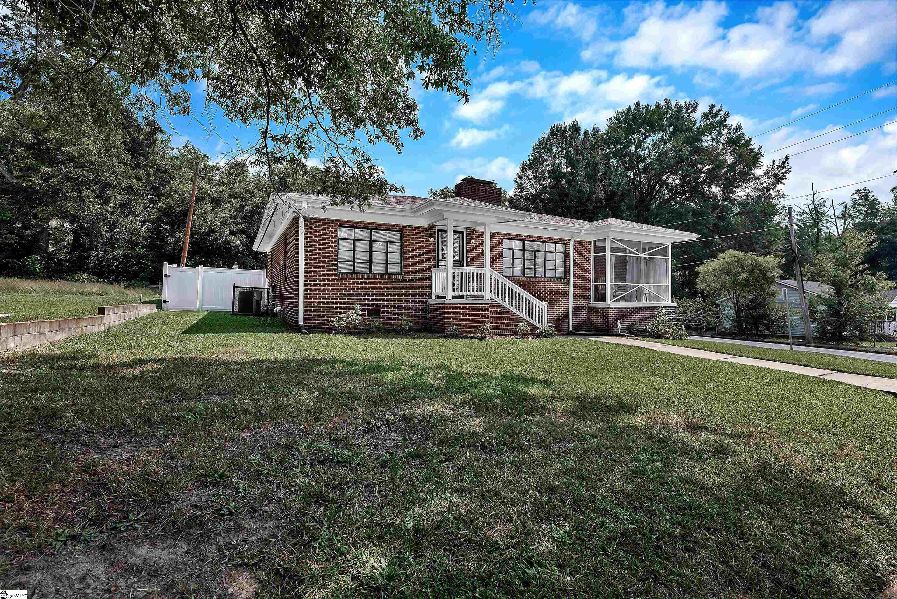 1413 S McDuffie Street Anderson, SC 29624