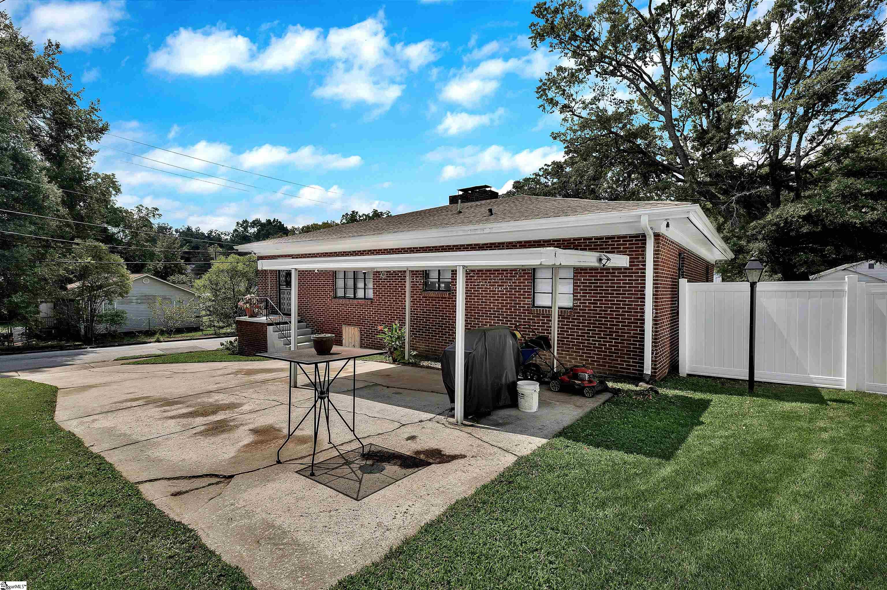 1413 S McDuffie Street Anderson, SC 29624