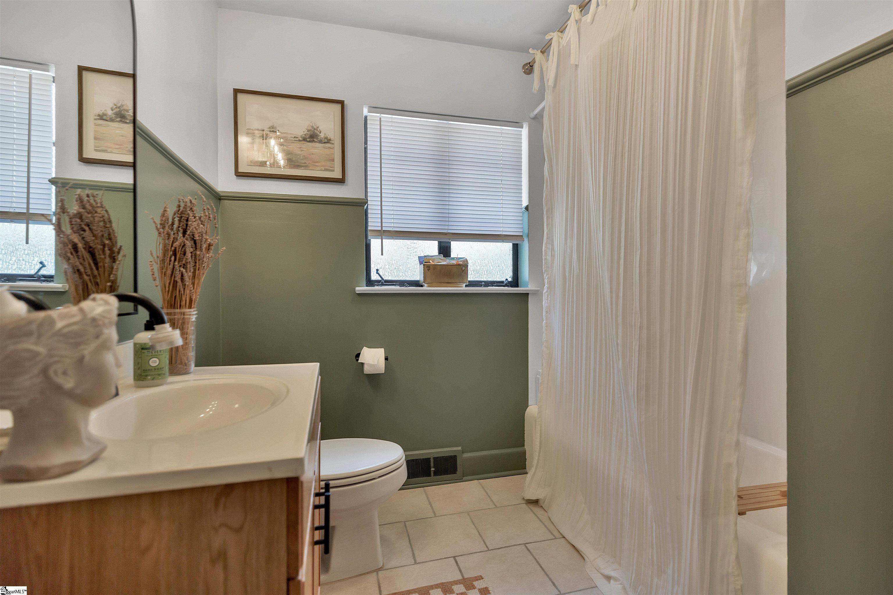 1413 S McDuffie Street Anderson, SC 29624