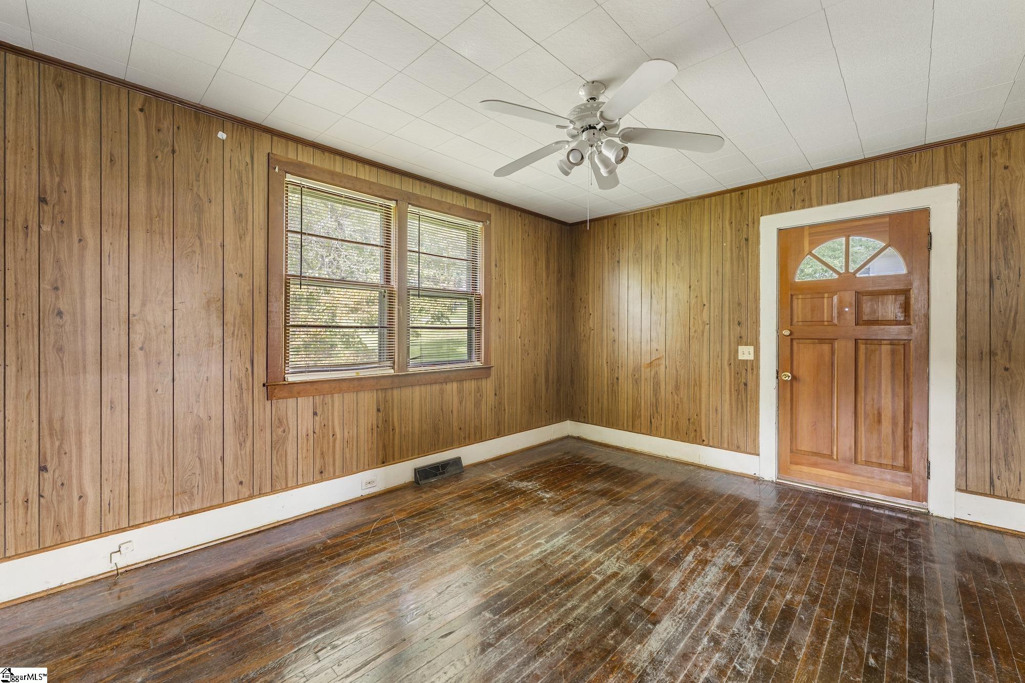 107 Cobb Street Easley, SC 29640