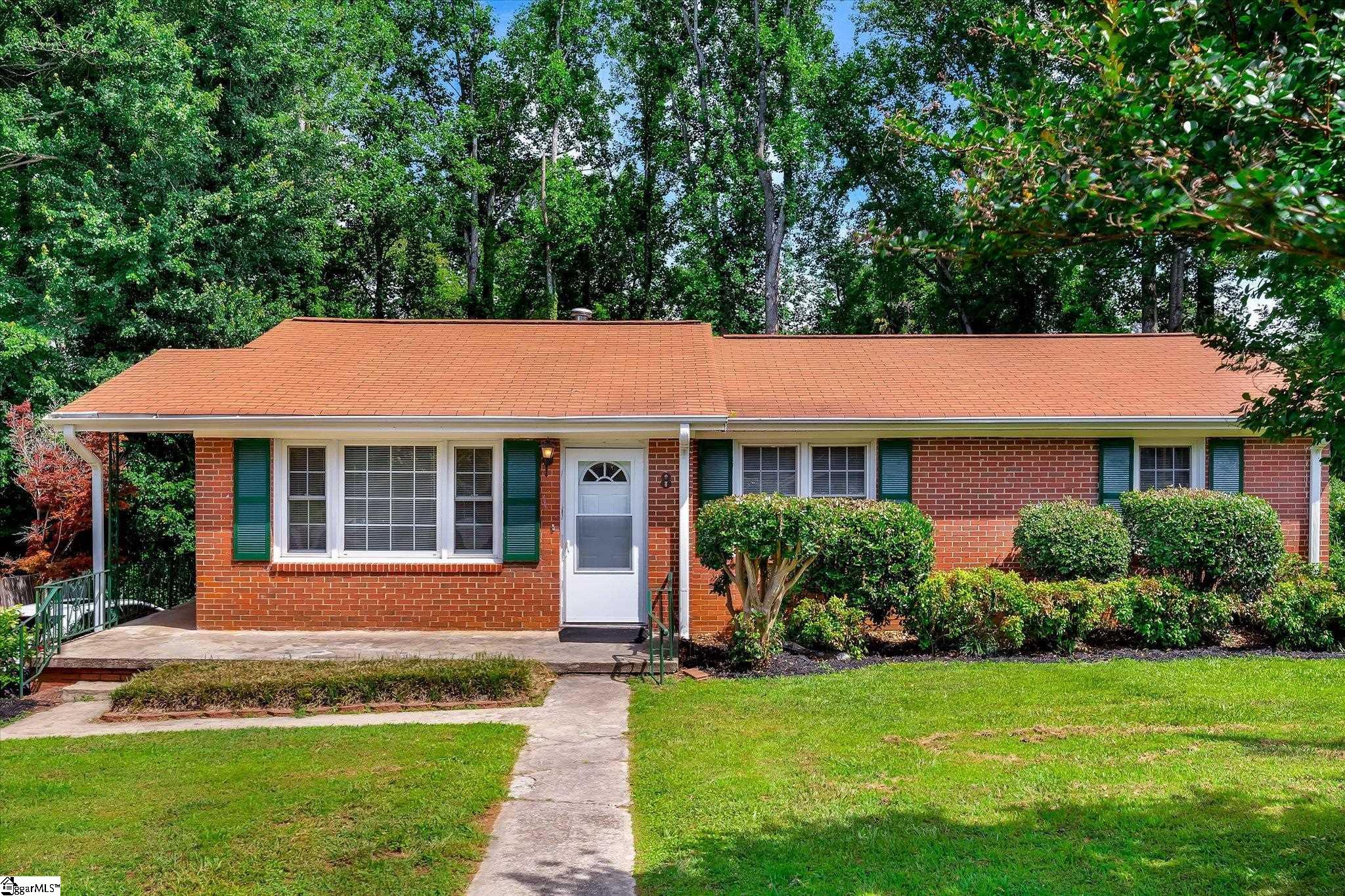 8 Glen Haven Court Greenville, SC 29611
