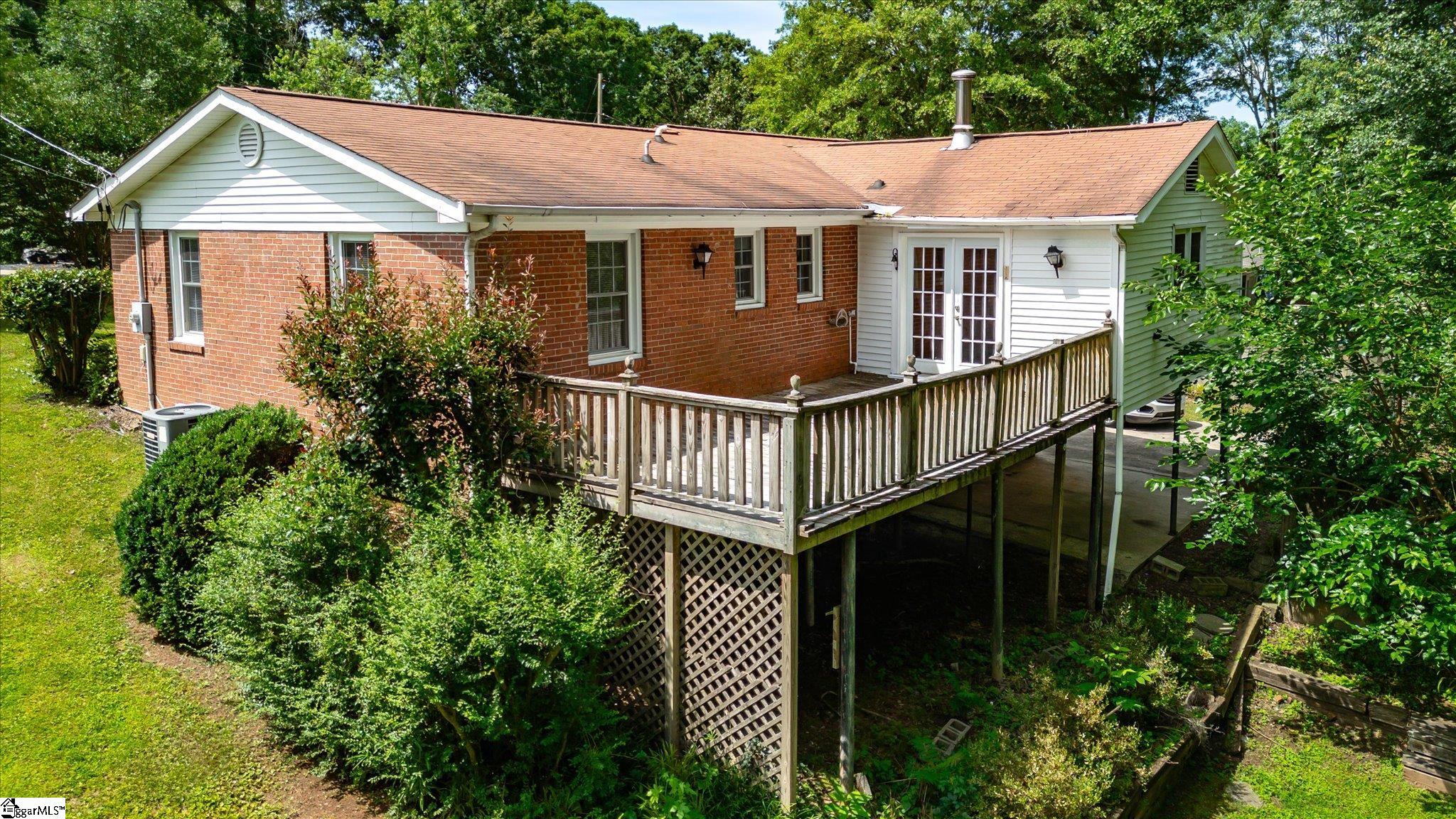 8 Glen Haven Court Greenville, SC 29611