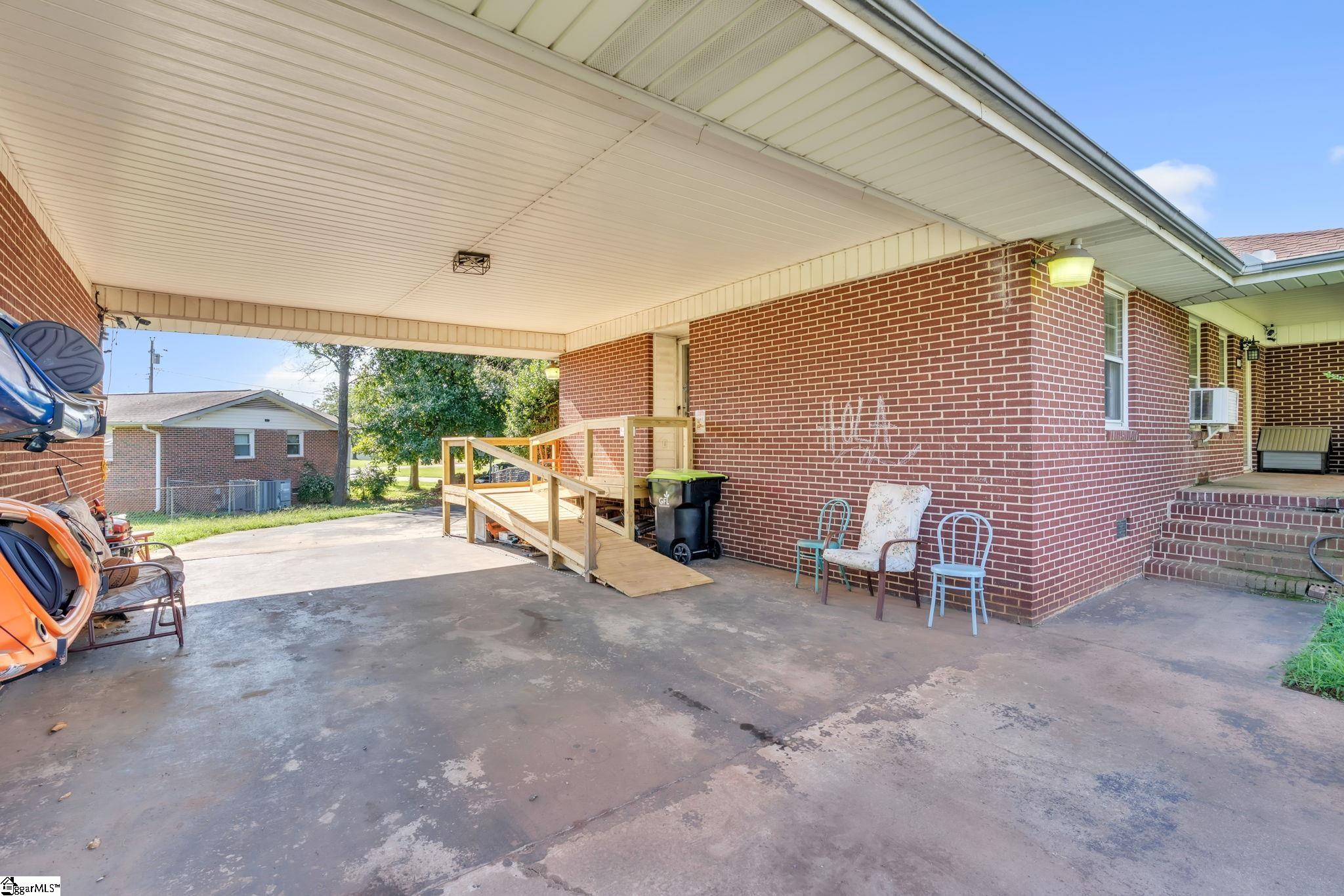 1113 S Hiwy 14 Greer, SC 29650