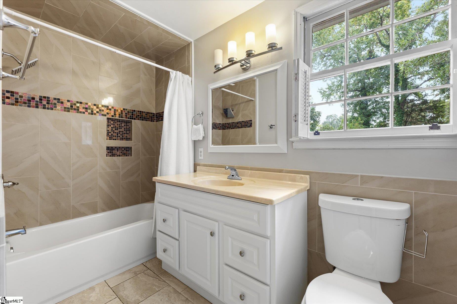 109 Meadowbrook Drive Mauldin, SC 29662