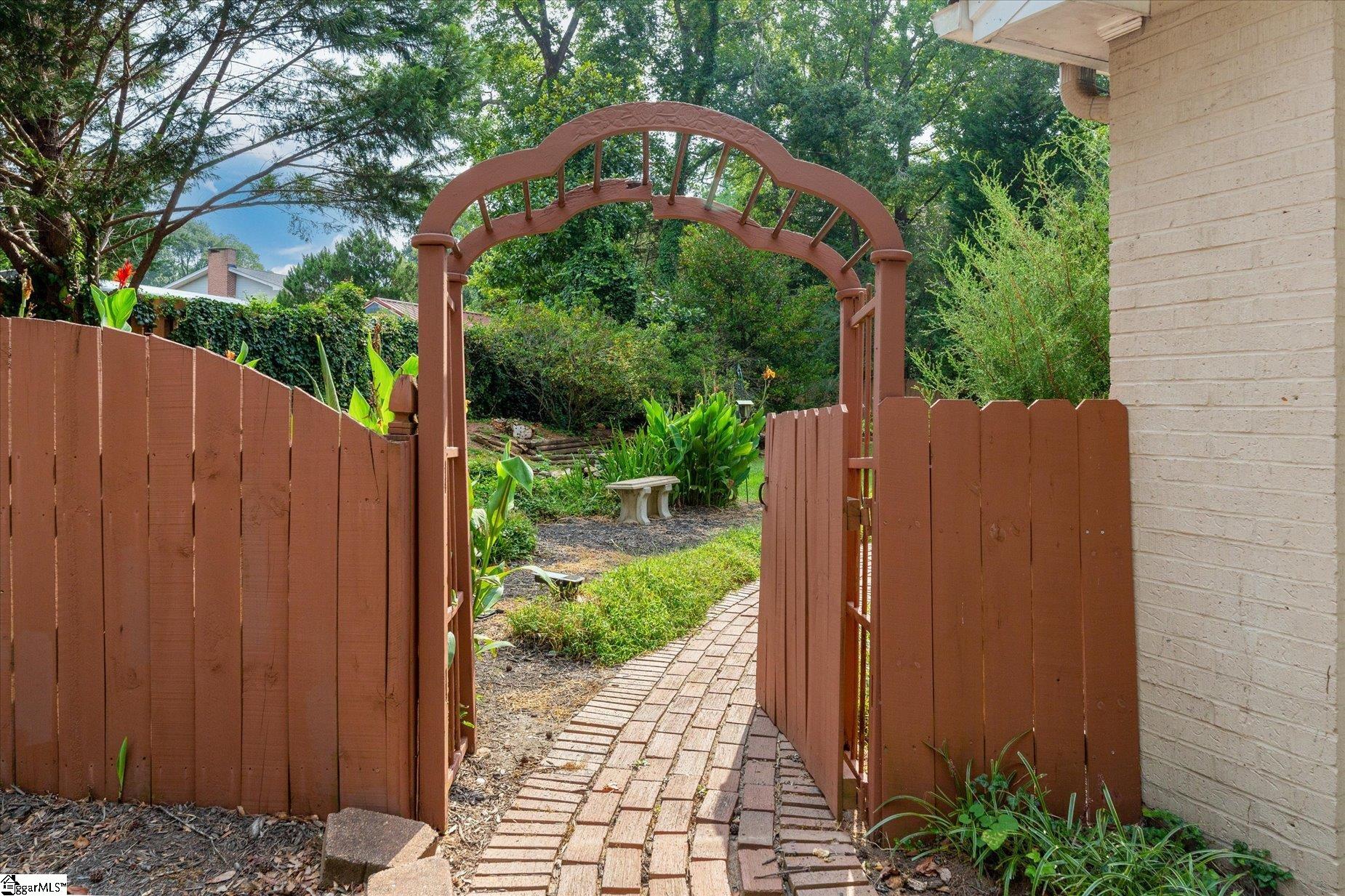 109 Meadowbrook Drive Mauldin, SC 29662