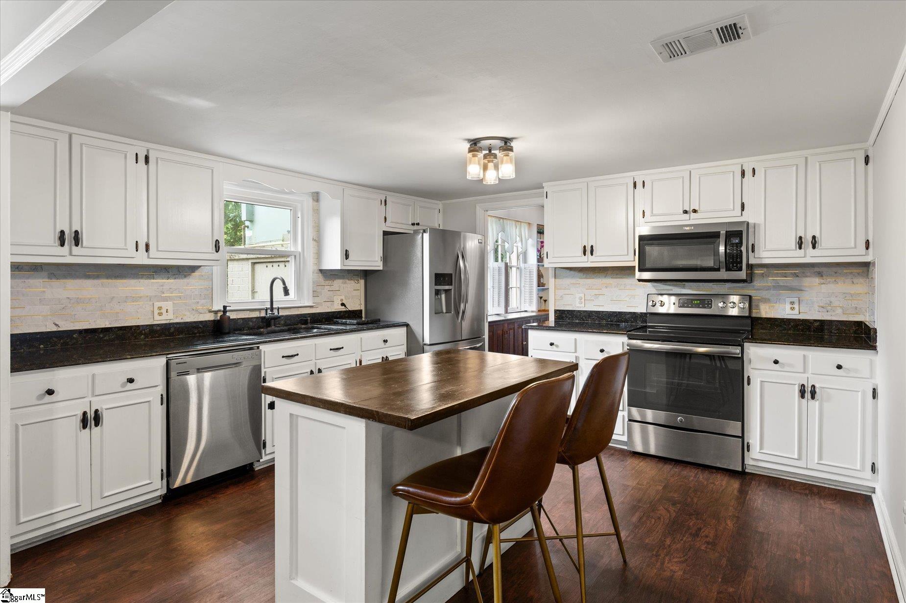 109 Meadowbrook Drive Mauldin, SC 29662