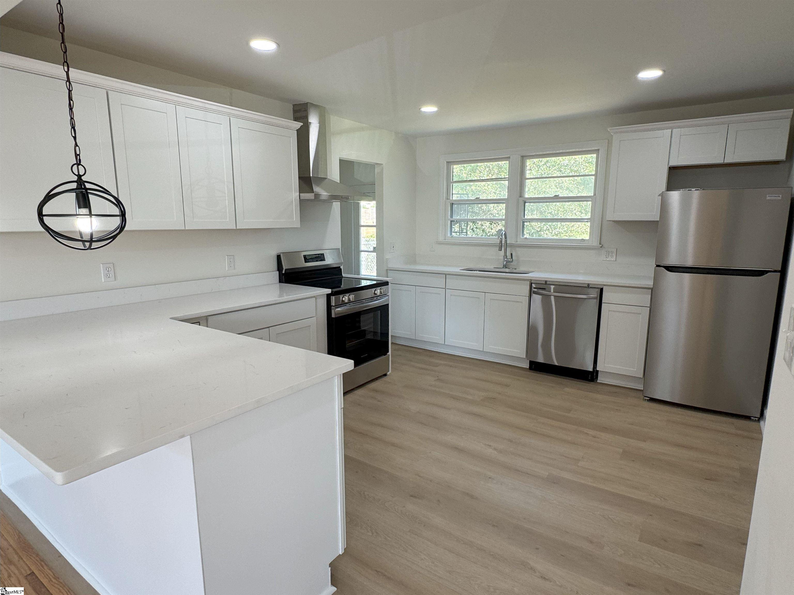 9 Plainfield Circle Greenville, SC 29605