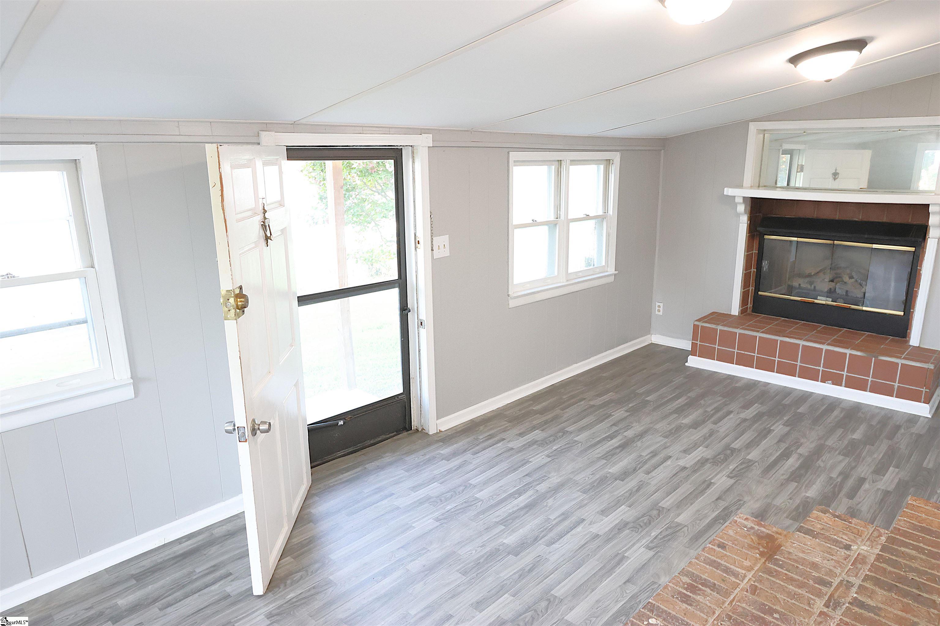 1010 Flymm Smith Road Waterloo, SC 29384