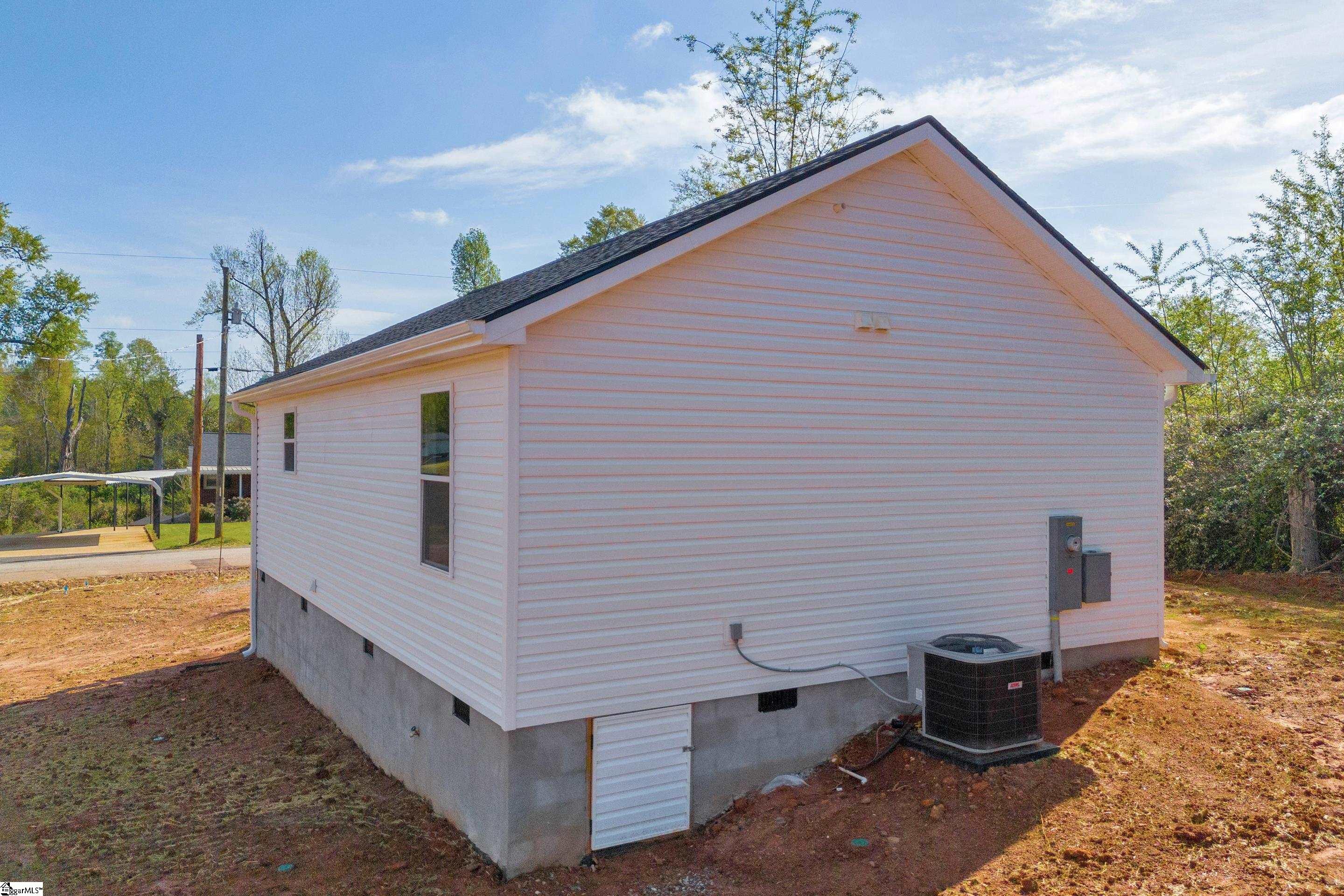 536 E South 5th Street Seneca, SC 29678