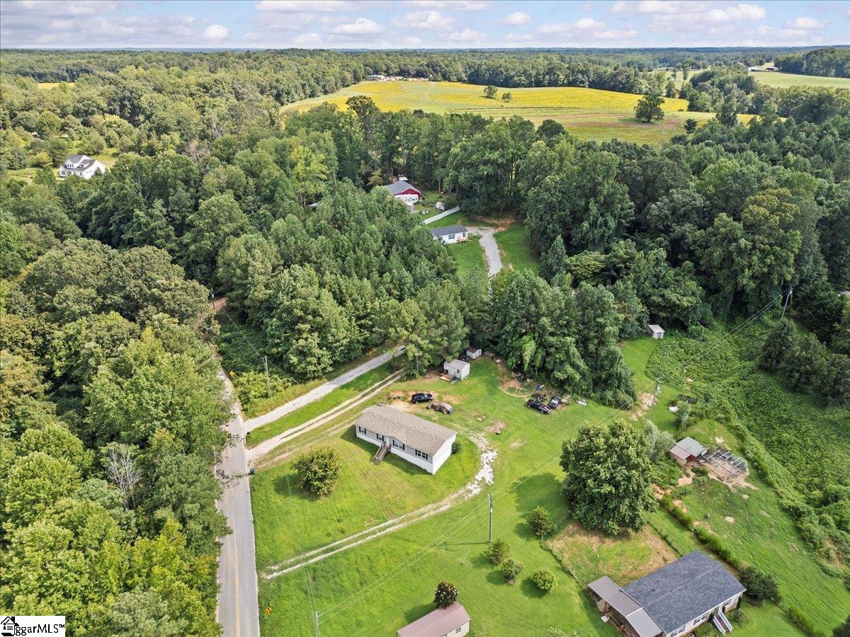 341 Pine Hill Road Woodruff, SC 29388
