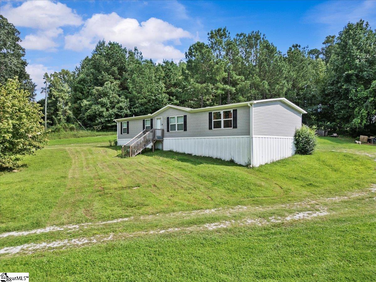 341 Pine Hill Road Woodruff, SC 29388