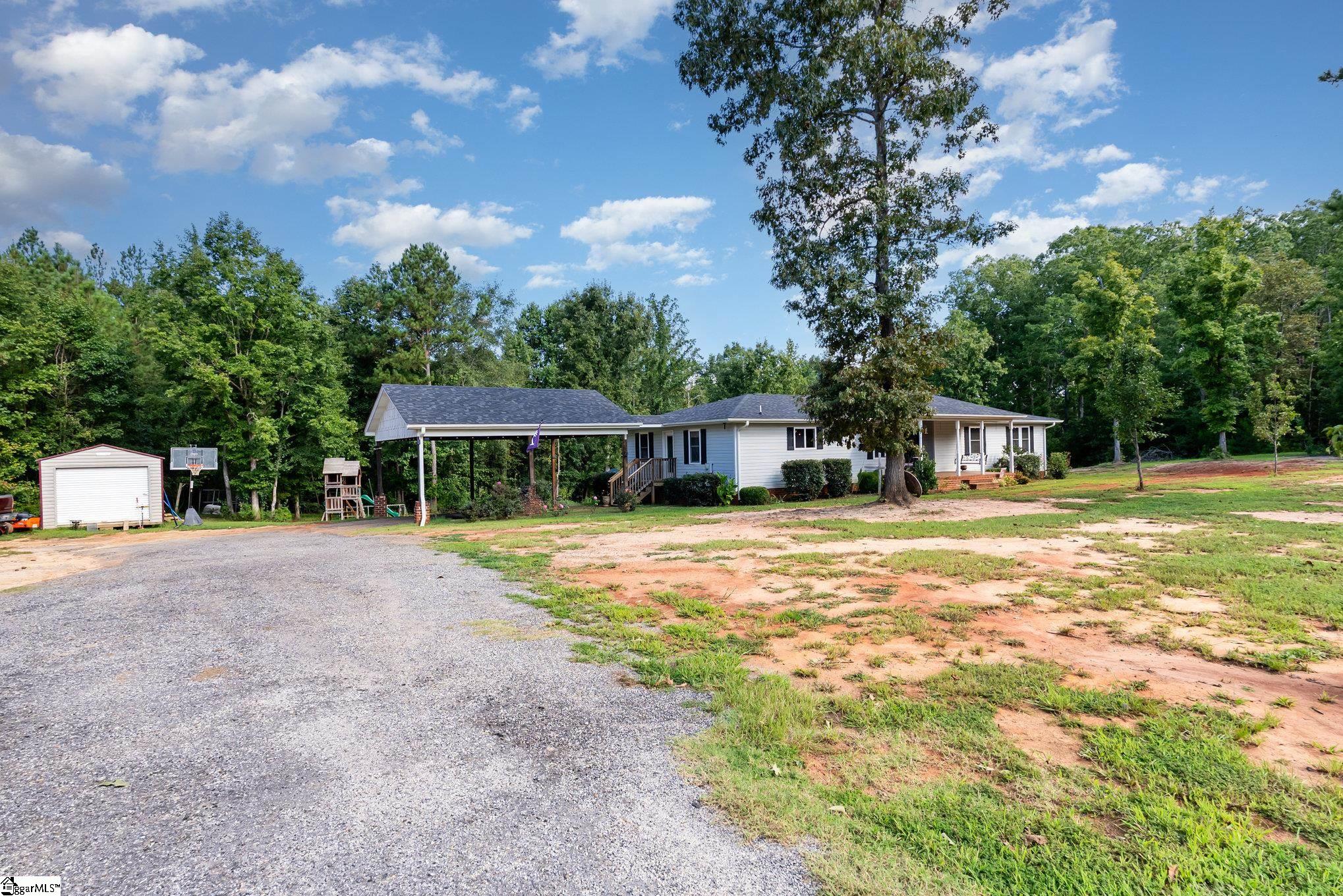 1669 Bolt Road Gray Court, SC 29645