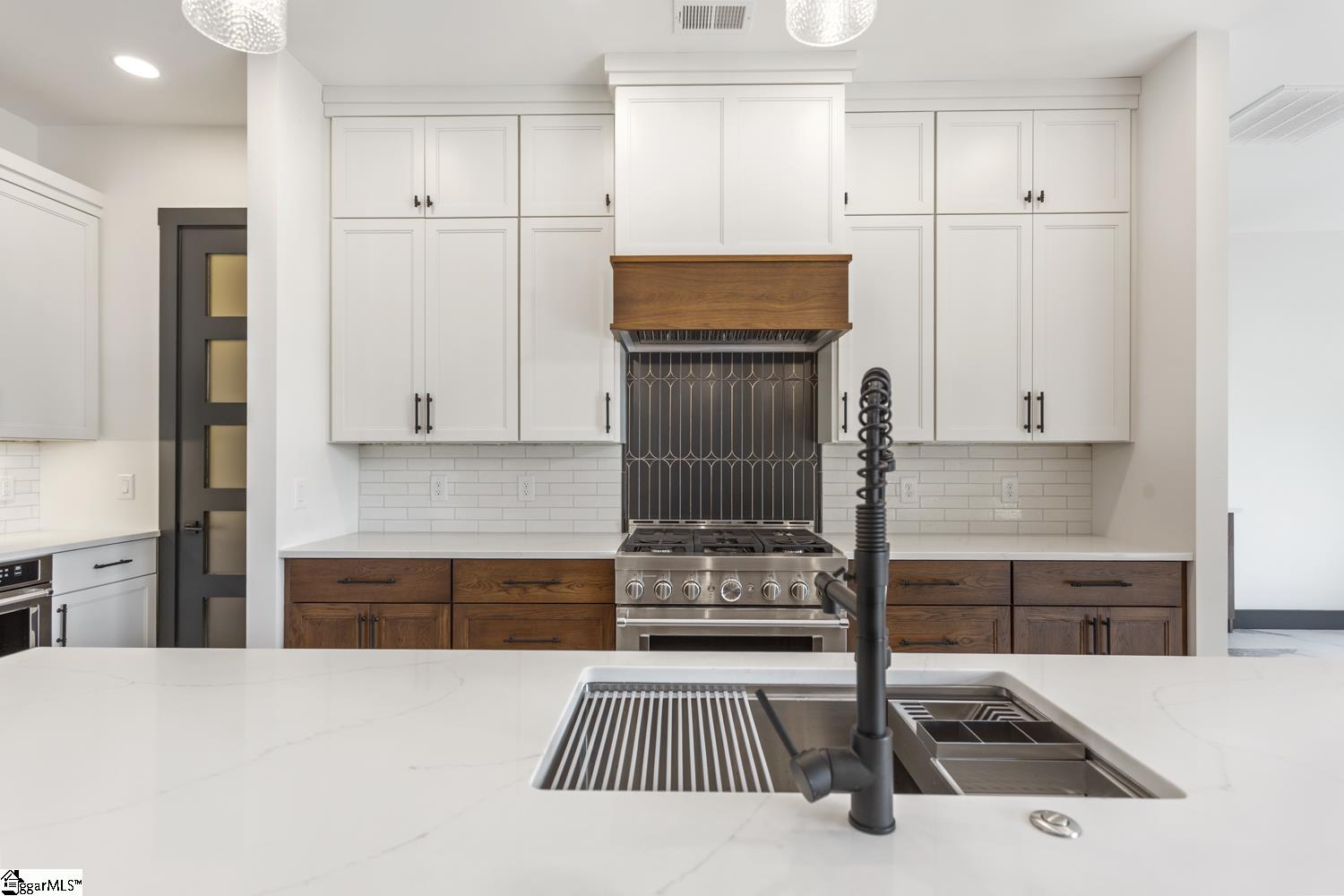 4014 Hardwood Pointe Drive West Union, SC 29696