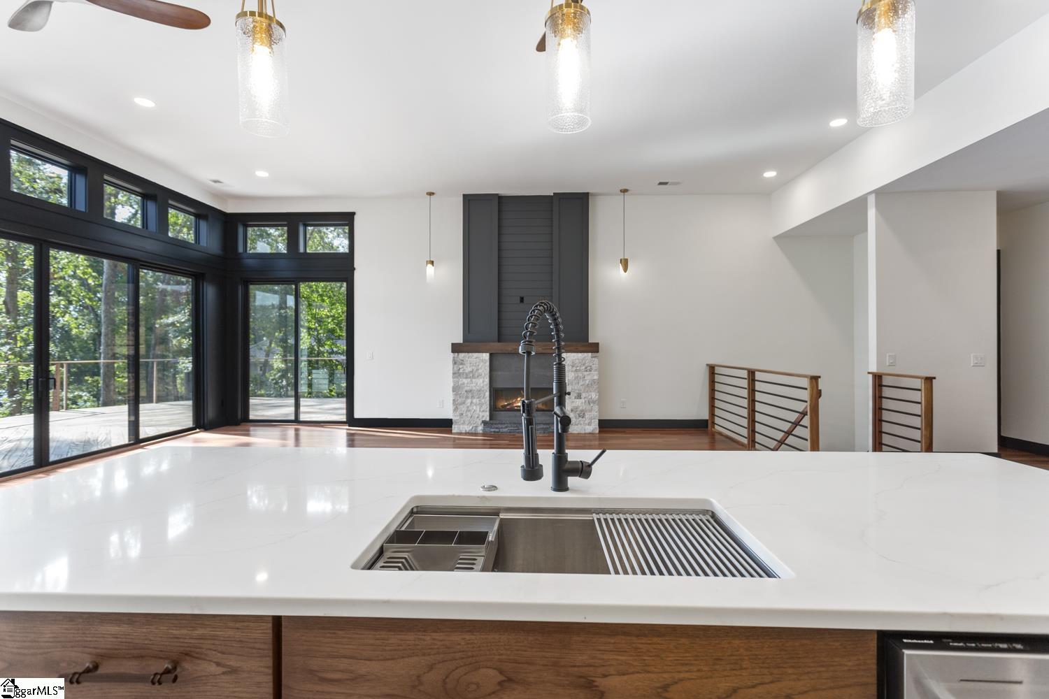 4014 Hardwood Pointe Drive West Union, SC 29696