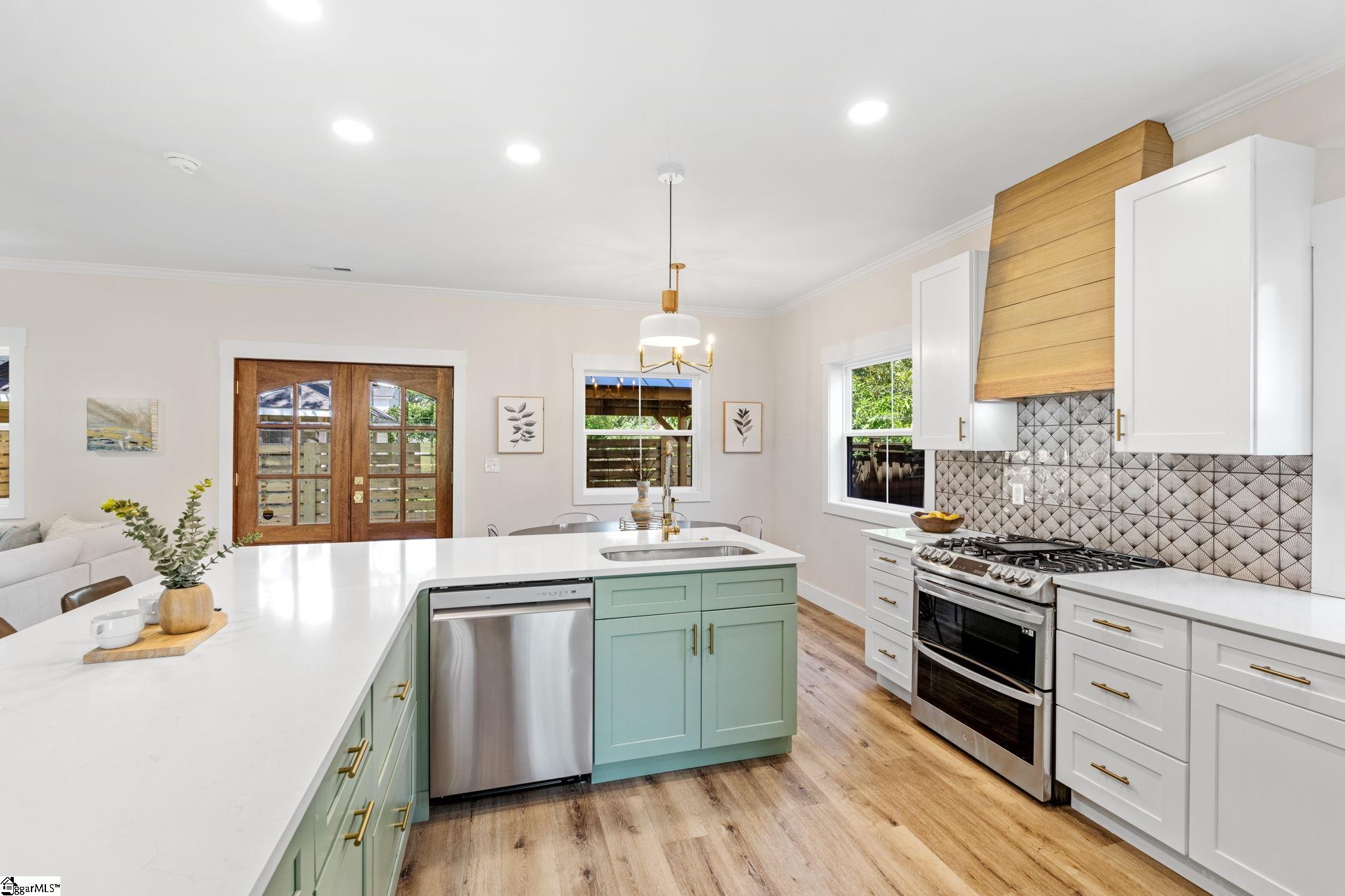 5 Winn Street Greenville, SC 29601