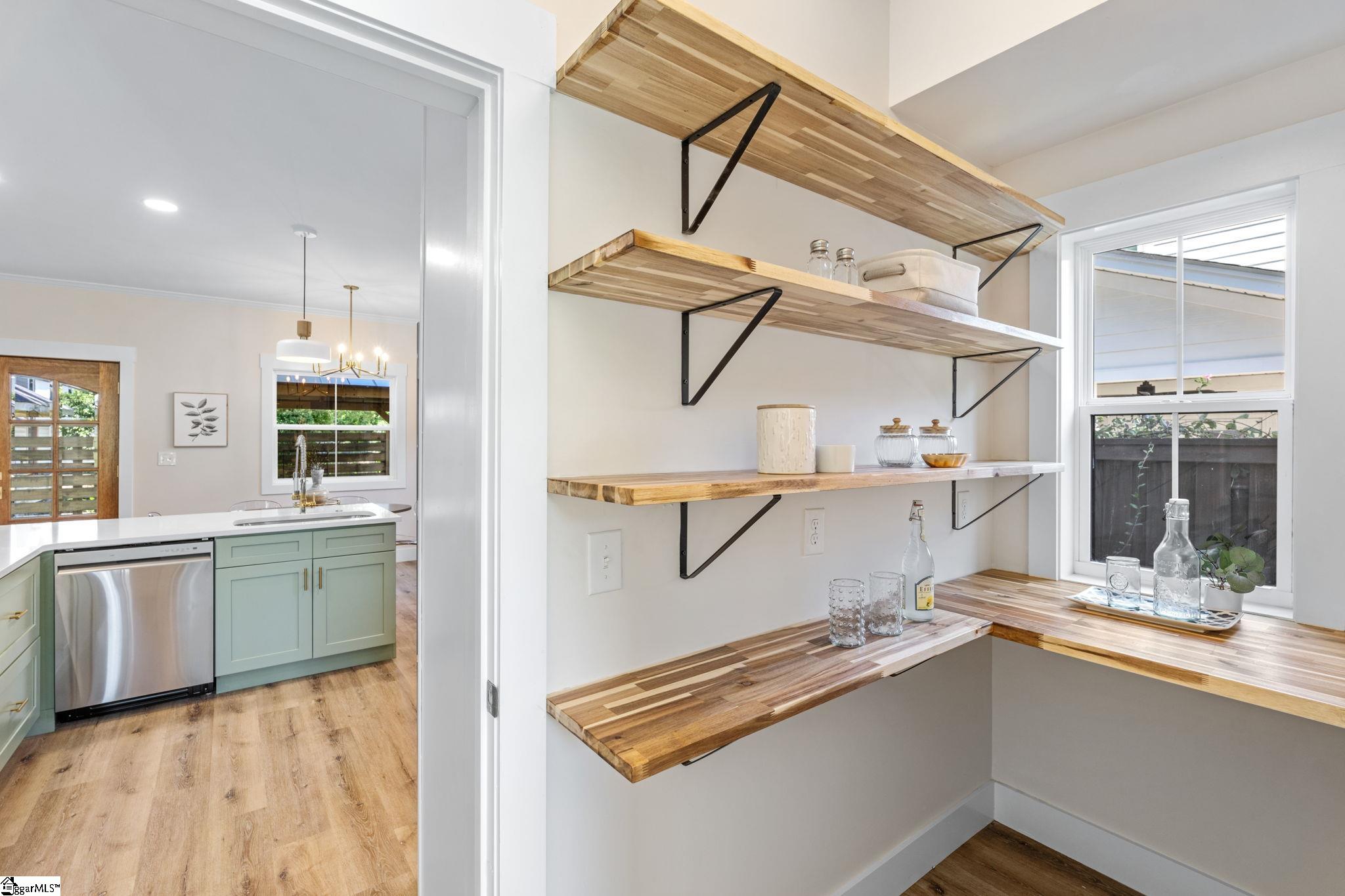 5 Winn Street Greenville, SC 29601