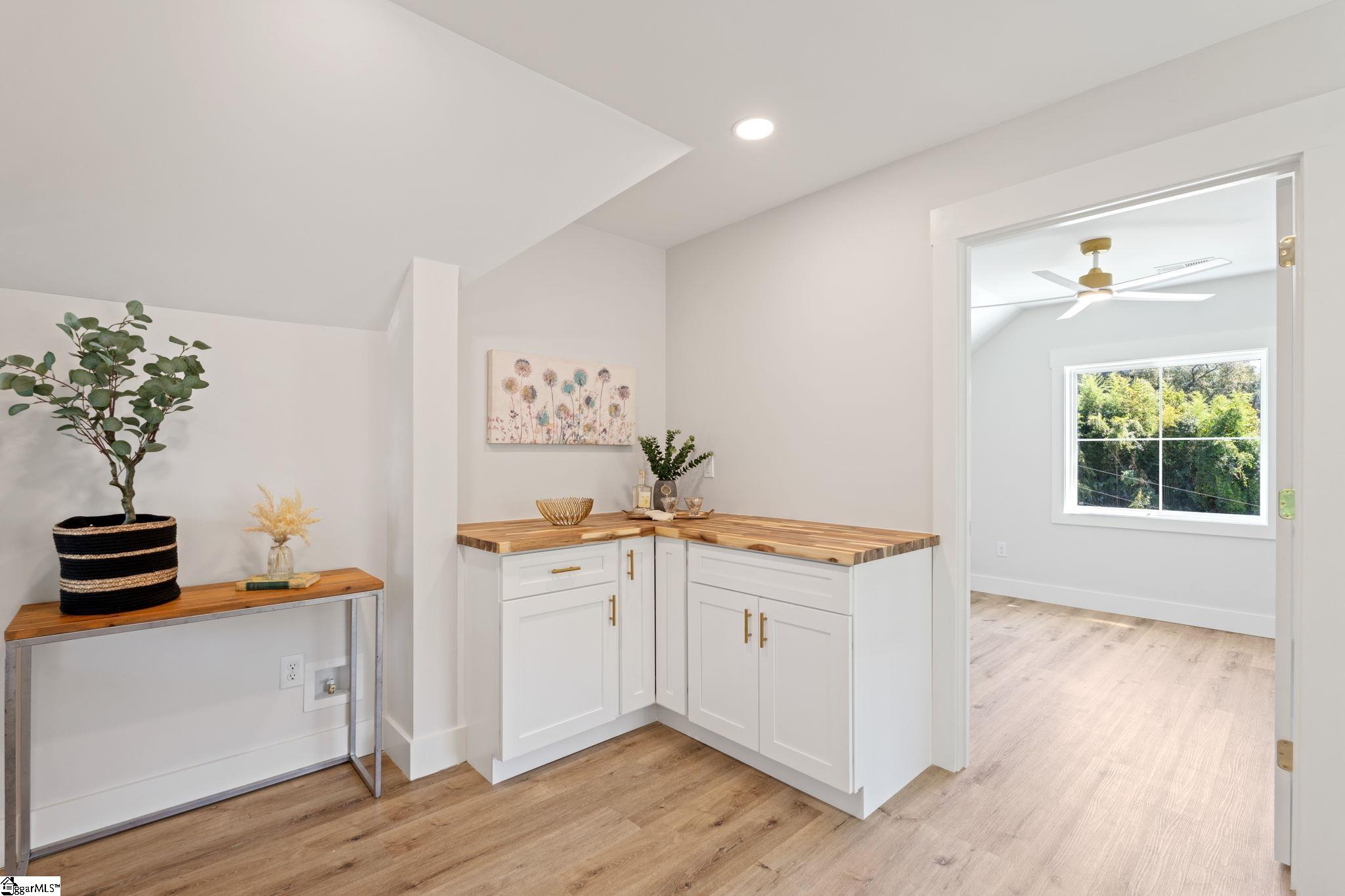 5 Winn Street Greenville, SC 29601