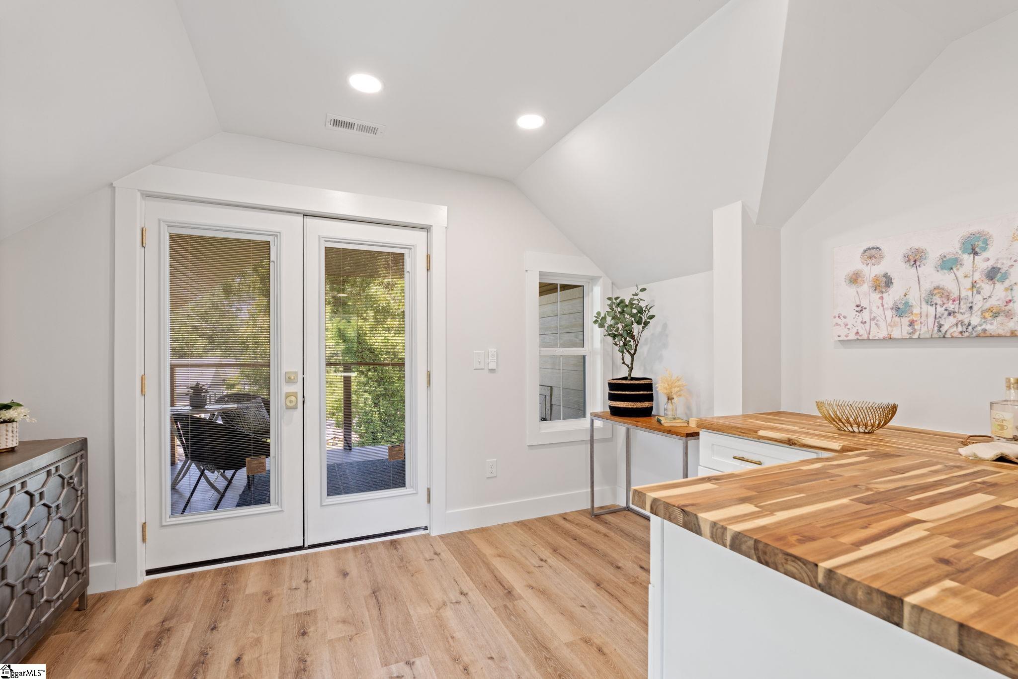 5 Winn Street Greenville, SC 29601