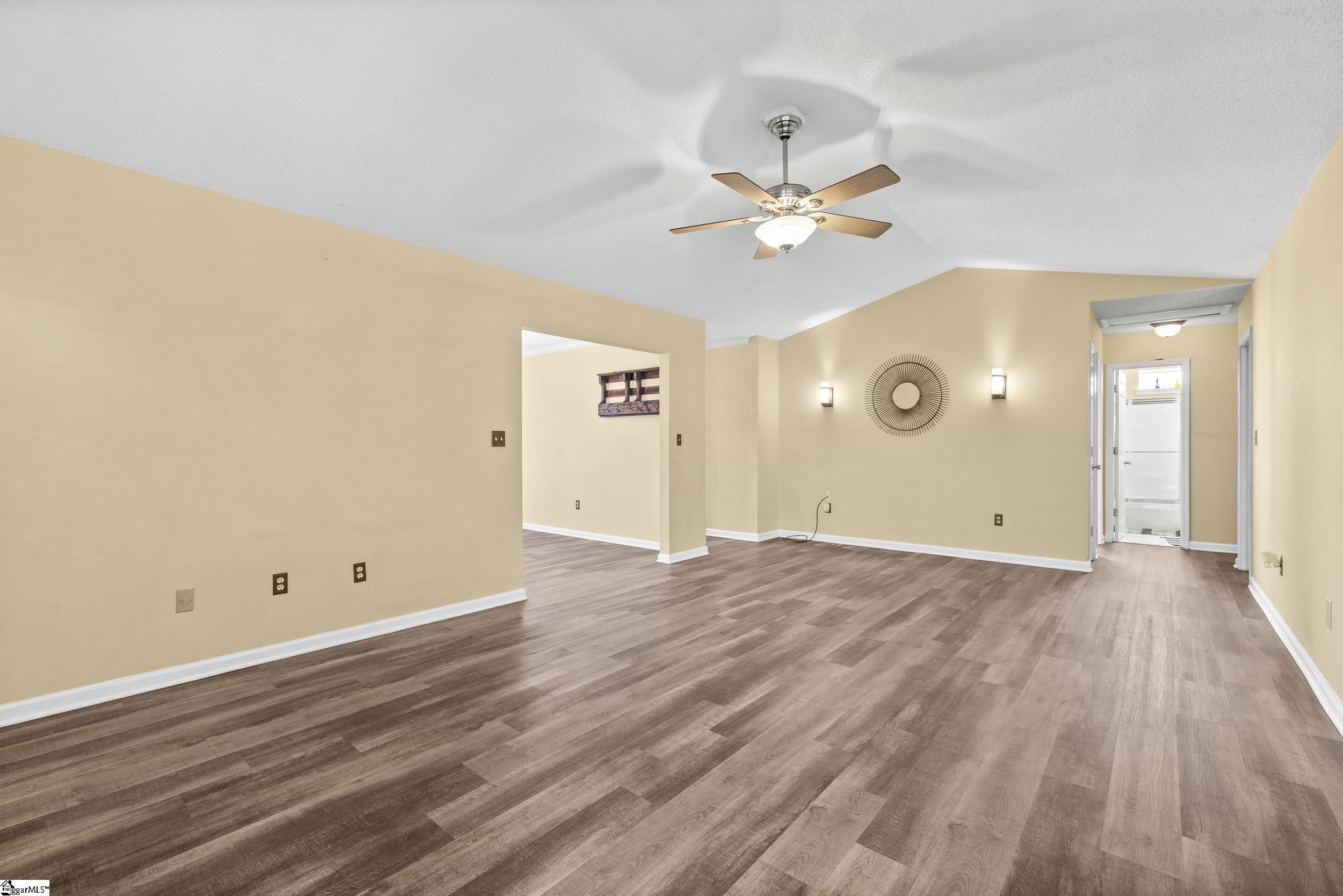 9 Hazelnut Court Taylors, SC 29687