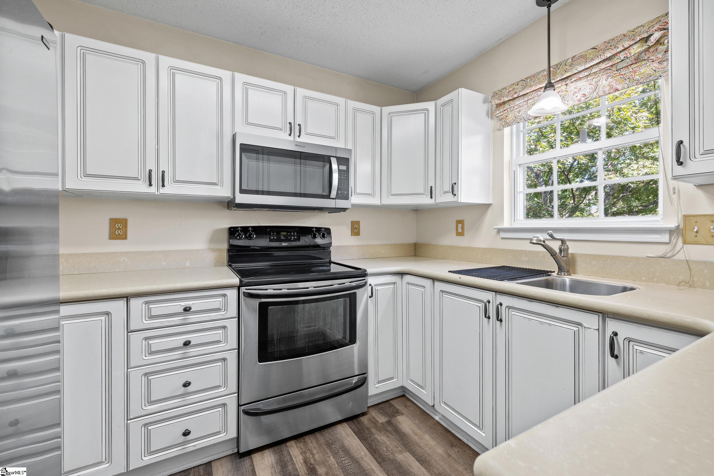 9 Hazelnut Court Taylors, SC 29687