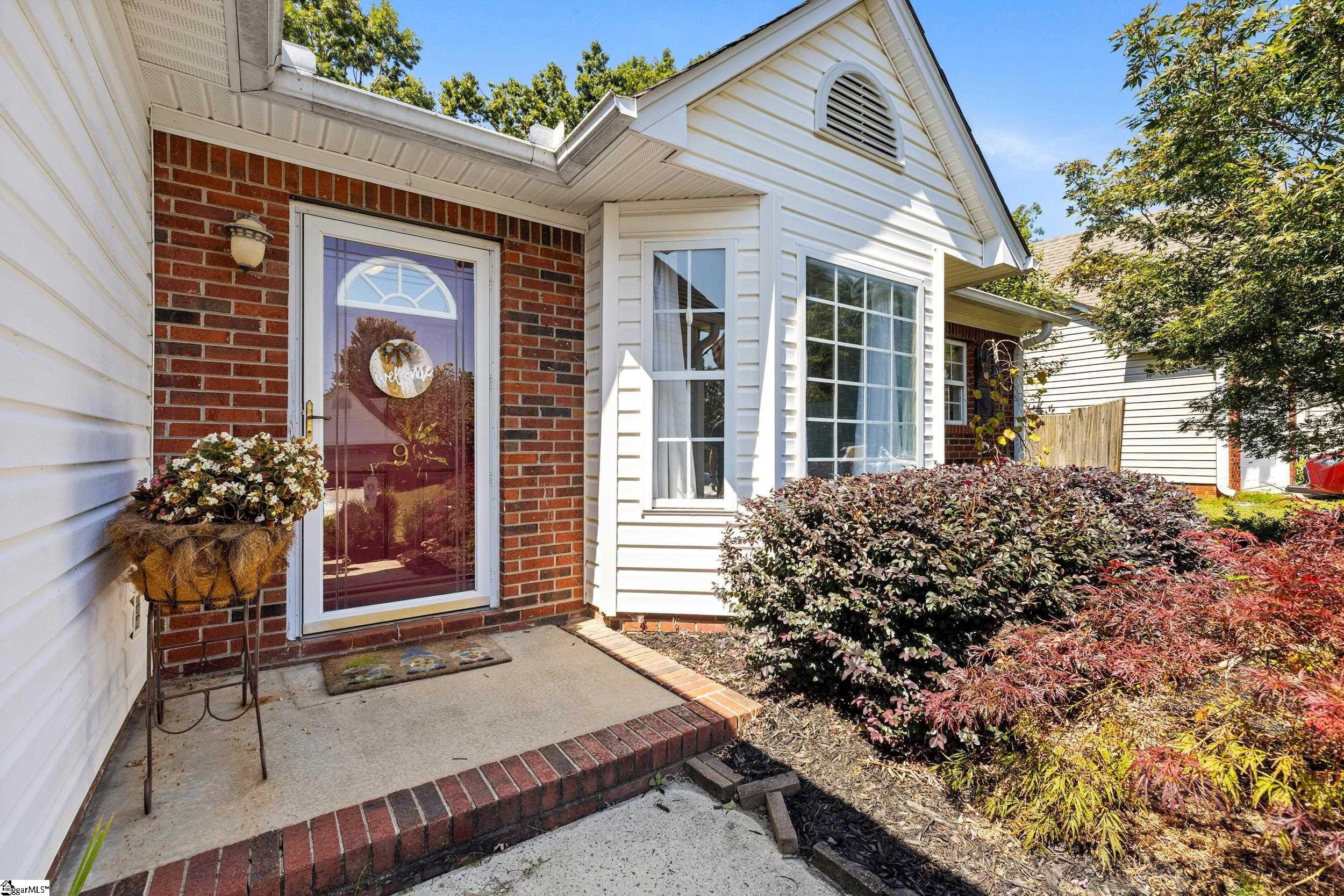 9 Hazelnut Court Taylors, SC 29687