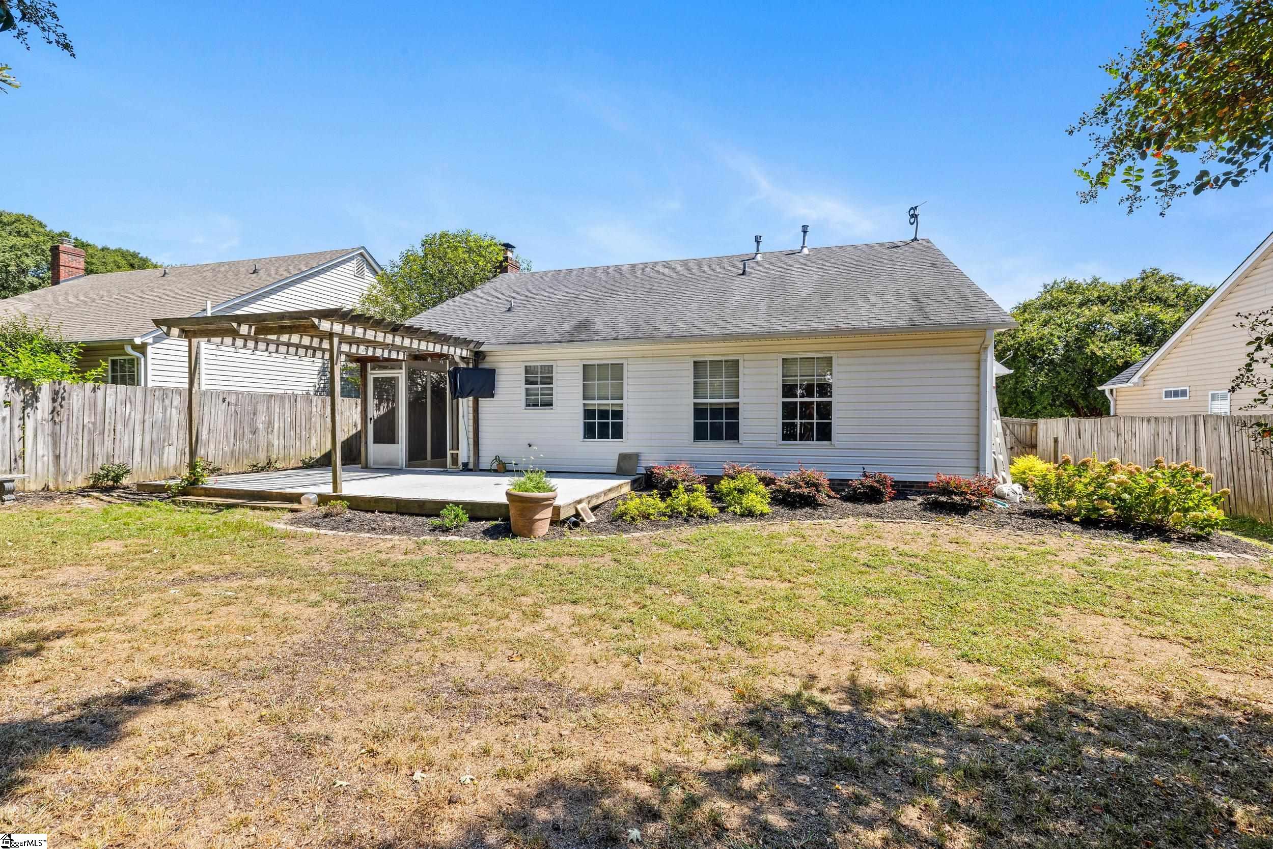 9 Hazelnut Court Taylors, SC 29687