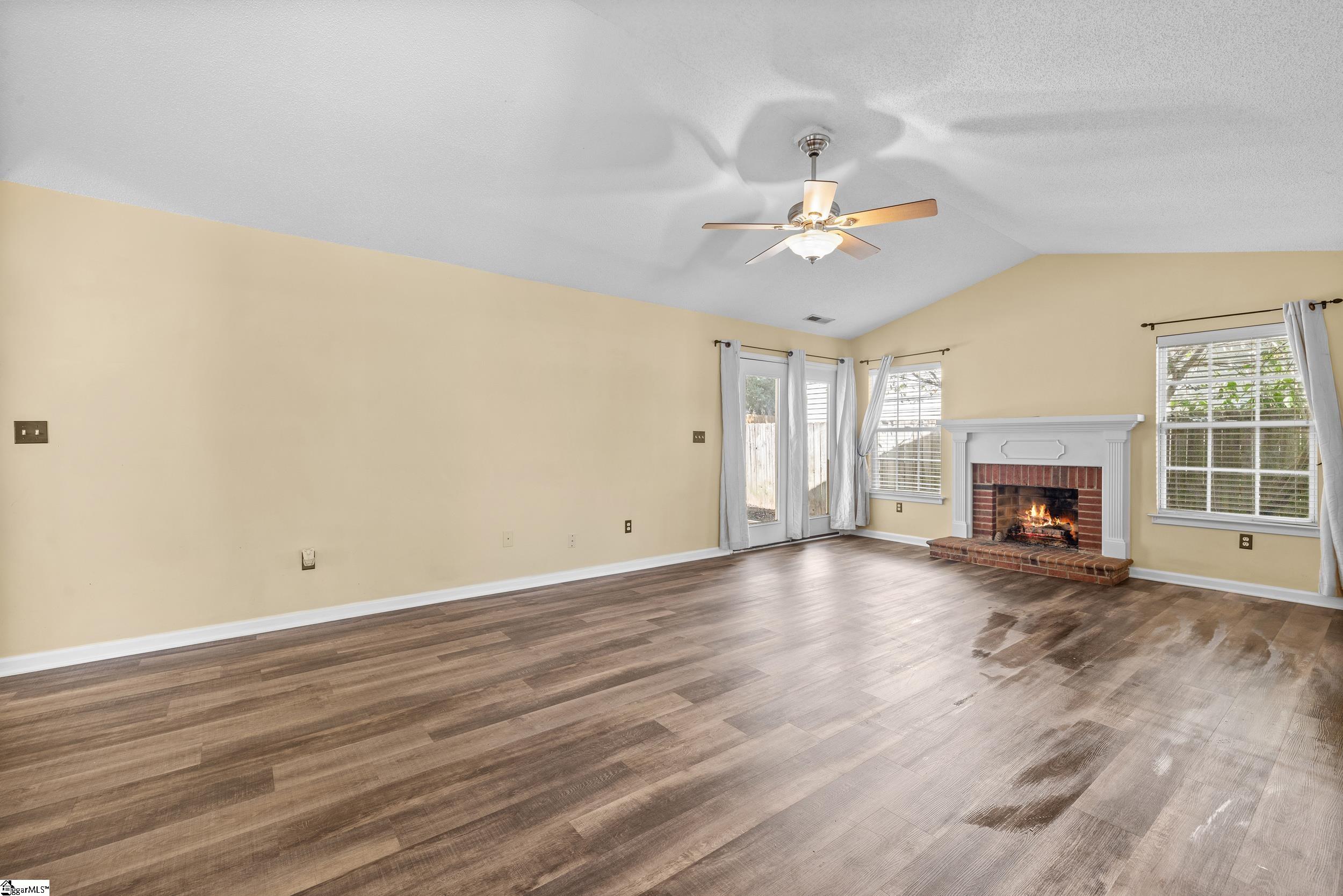 9 Hazelnut Court Taylors, SC 29687