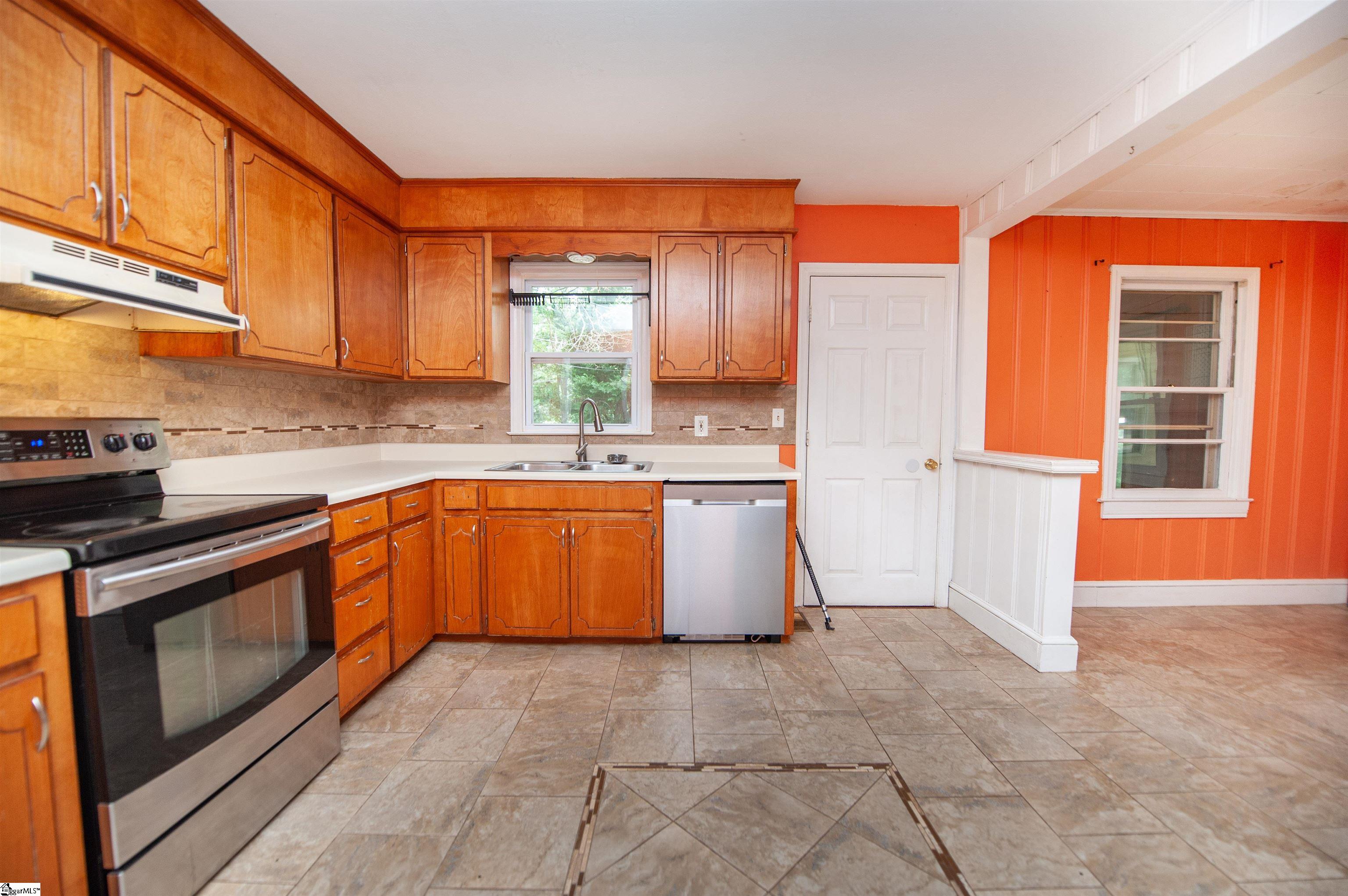 785 Jackson Street Spartanburg, SC 29303