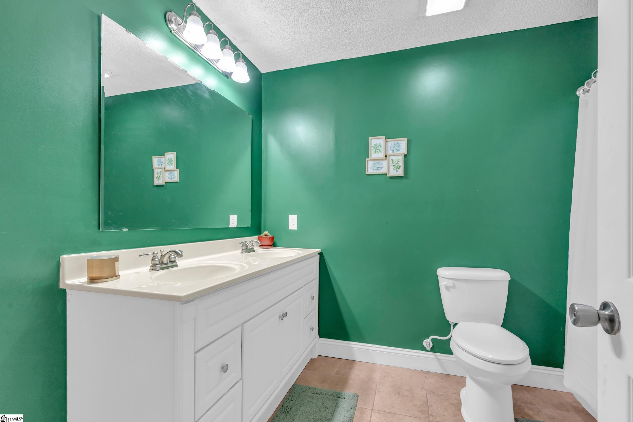 1 Oakleaf Drive Taylors, SC 29687